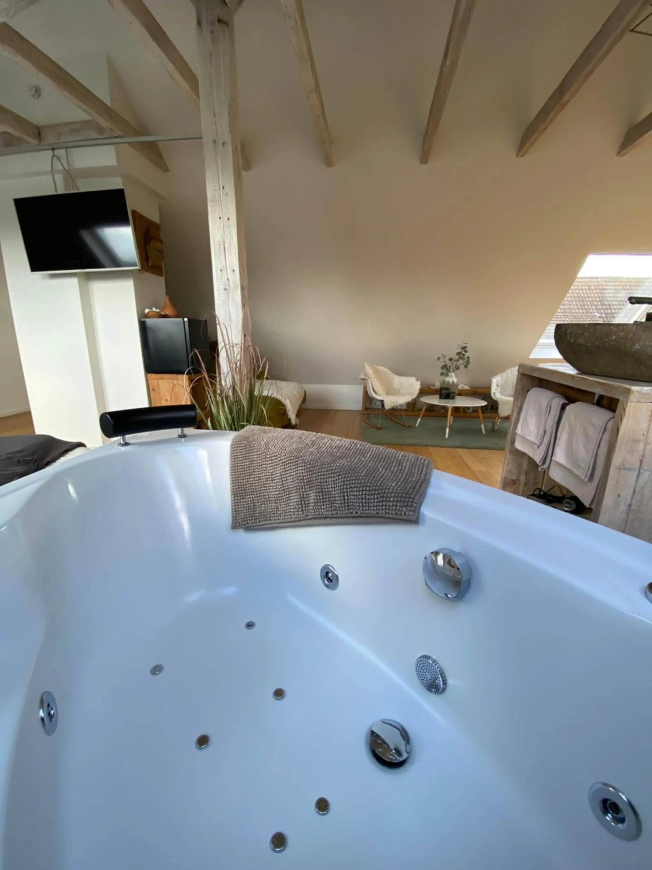 Hot Tub in Wellness Suiten mit Whirlpool am Stadtrand von Essen