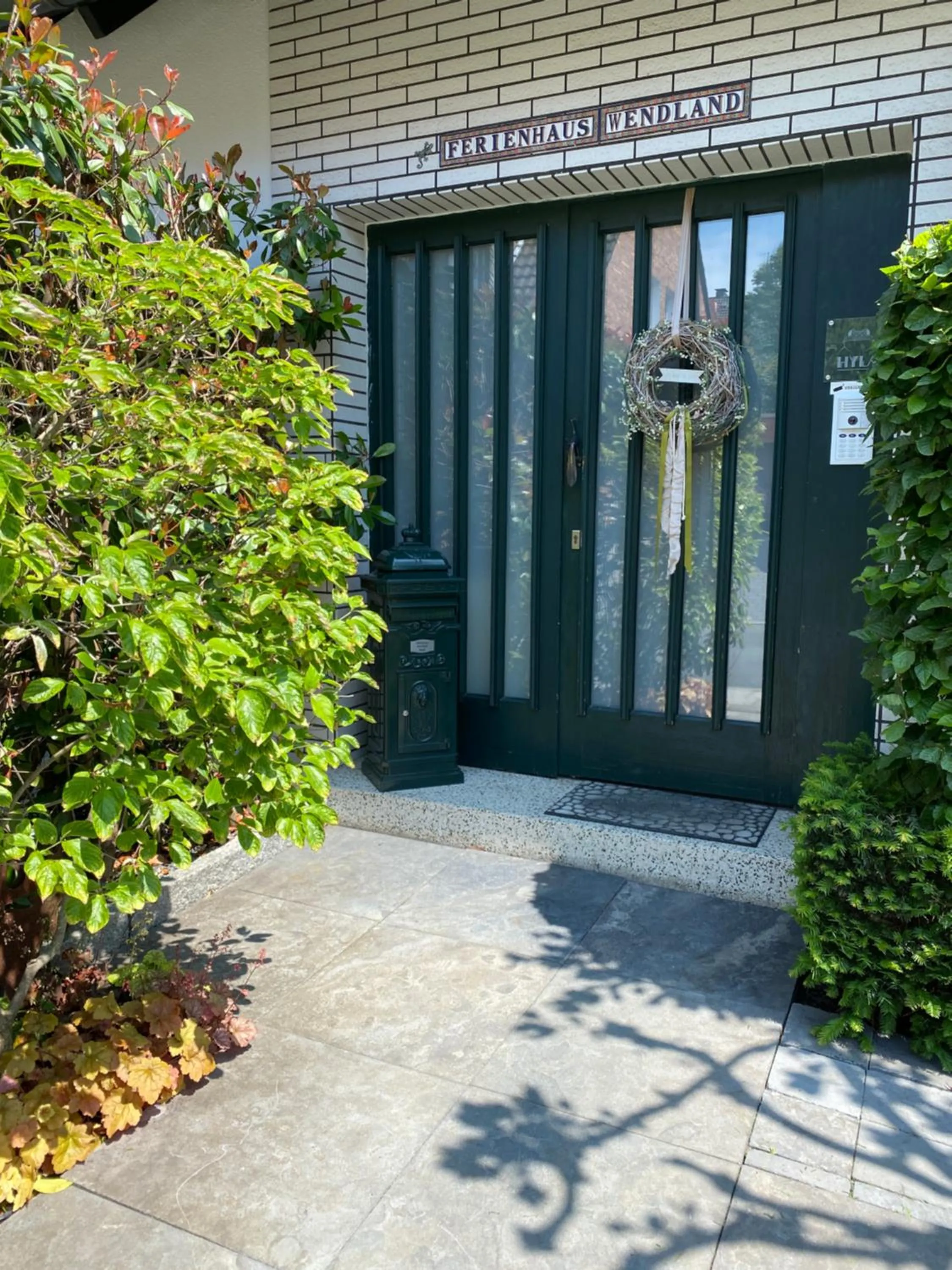 Facade/entrance in Wellness Suiten mit Whirlpool am Stadtrand von Essen