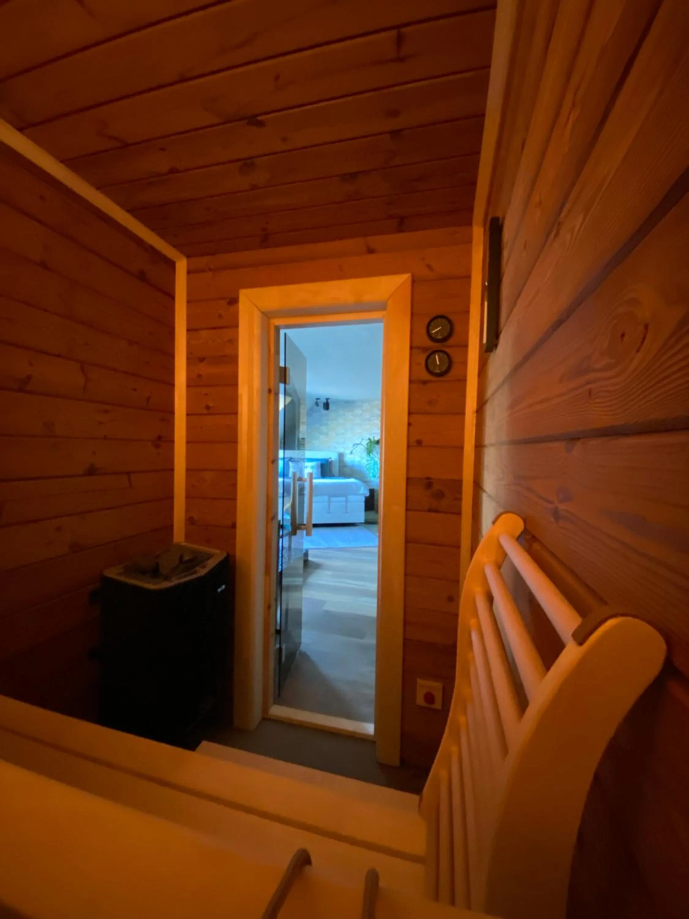 Sauna in Wellness Suiten mit Whirlpool am Stadtrand von Essen