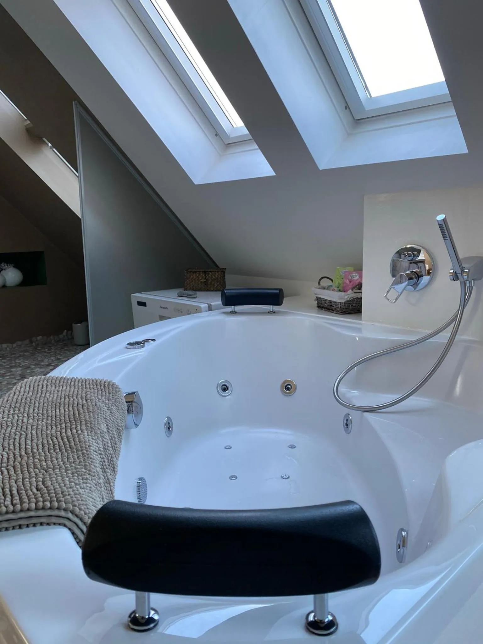 Hot Tub in Wellness Suiten mit Whirlpool am Stadtrand von Essen