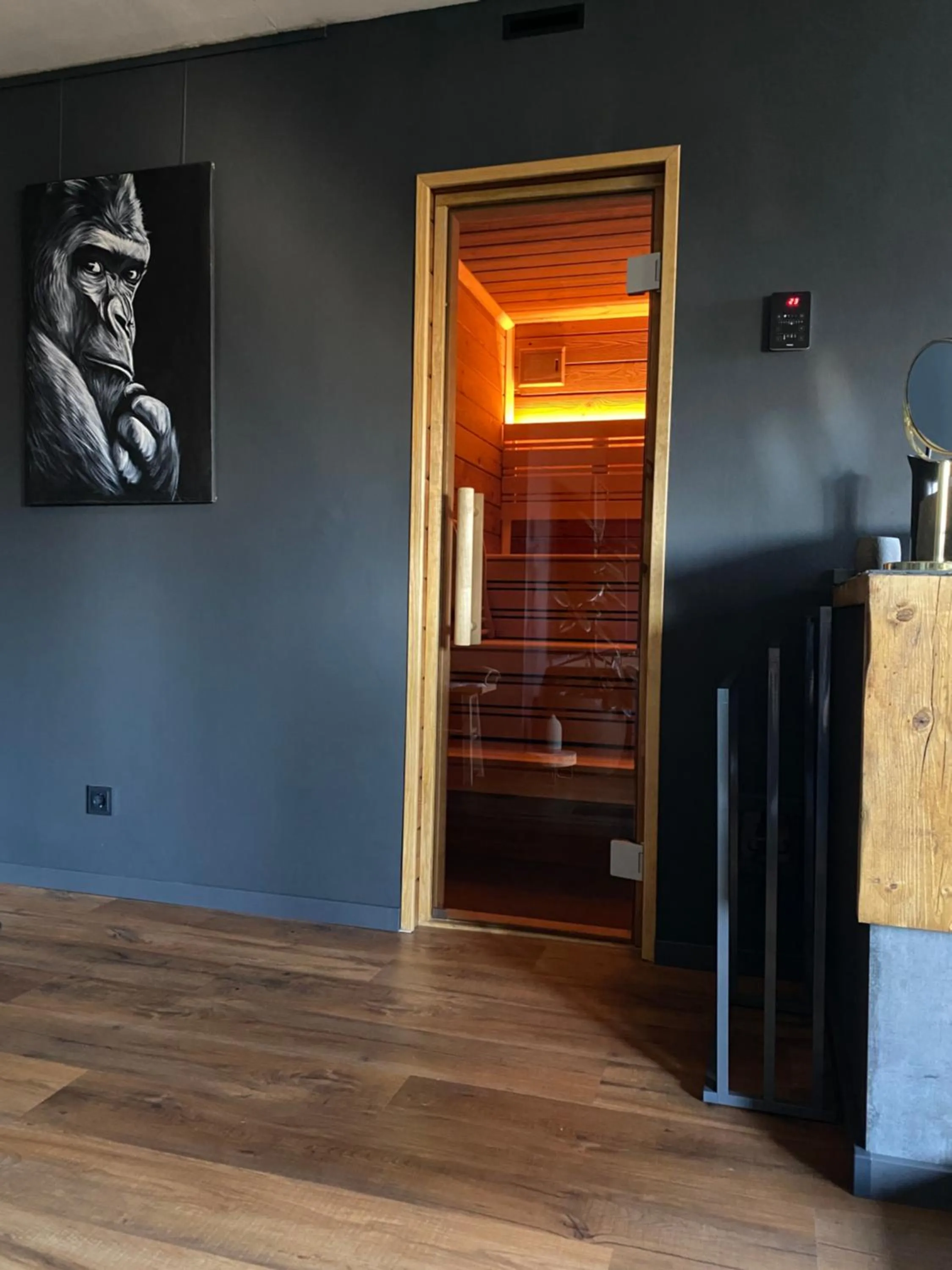 Sauna in Wellness Suiten mit Whirlpool am Stadtrand von Essen
