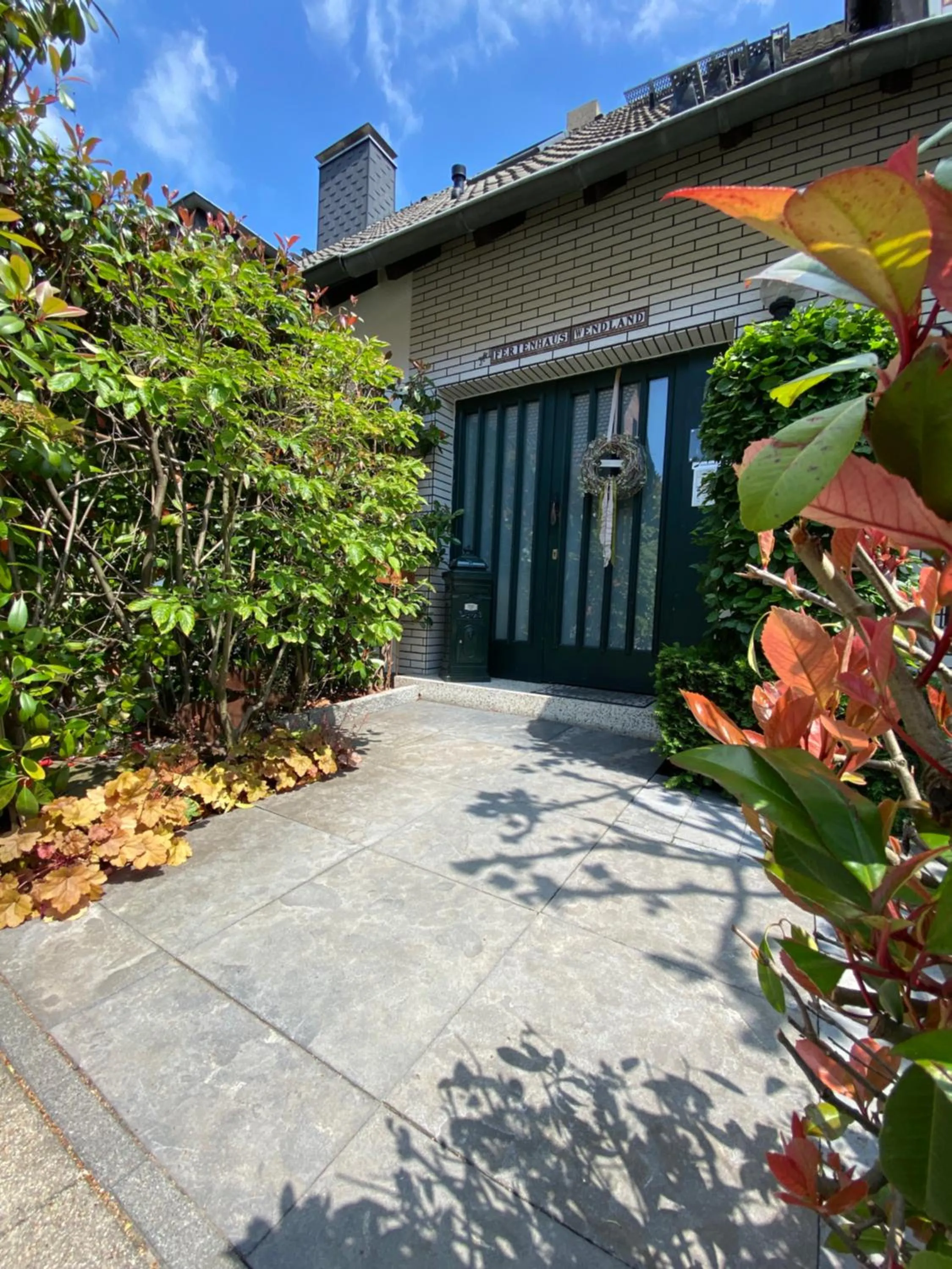 Facade/entrance in Wellness Suiten mit Whirlpool am Stadtrand von Essen