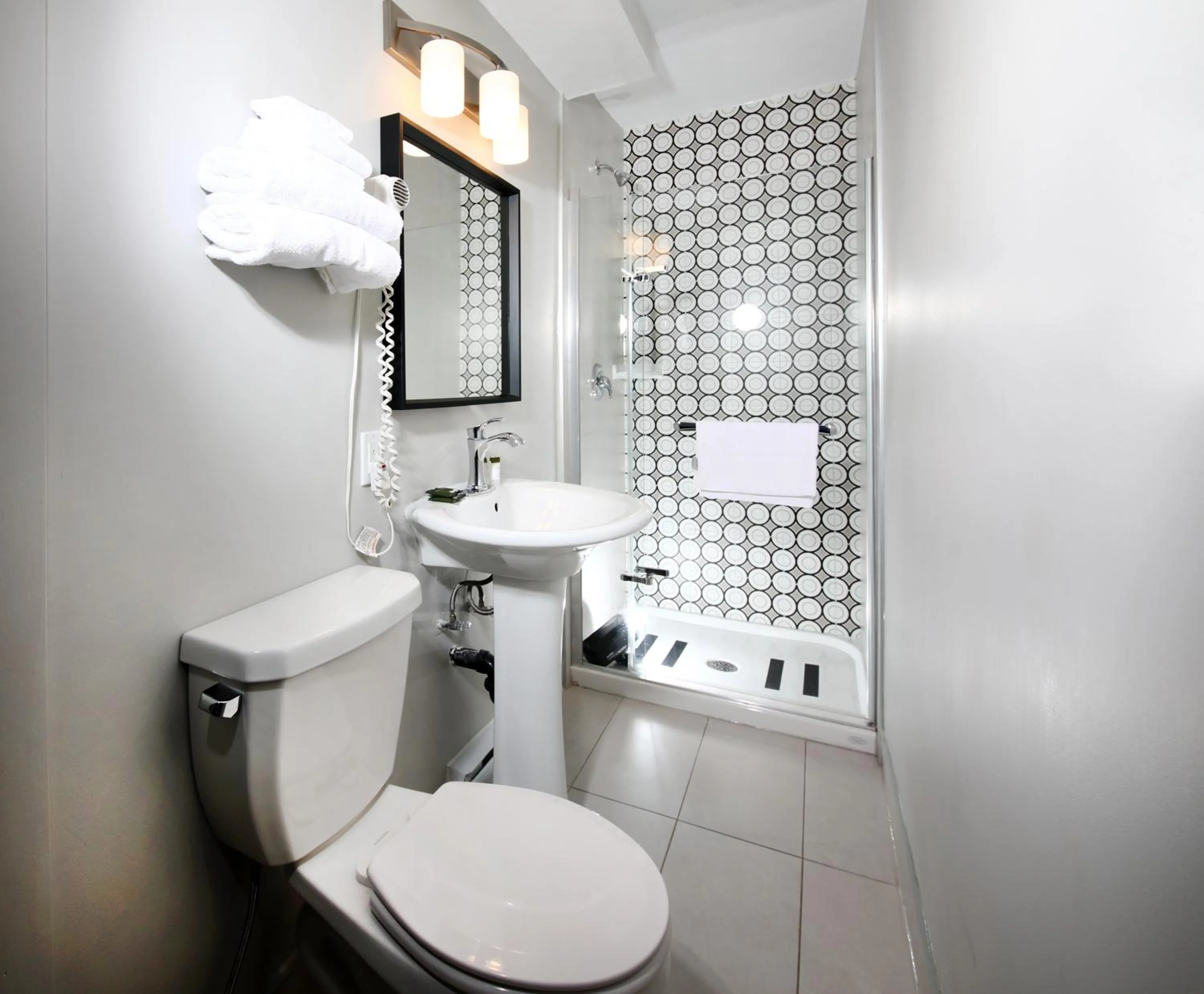 Shower in Cedar Lodge Motel