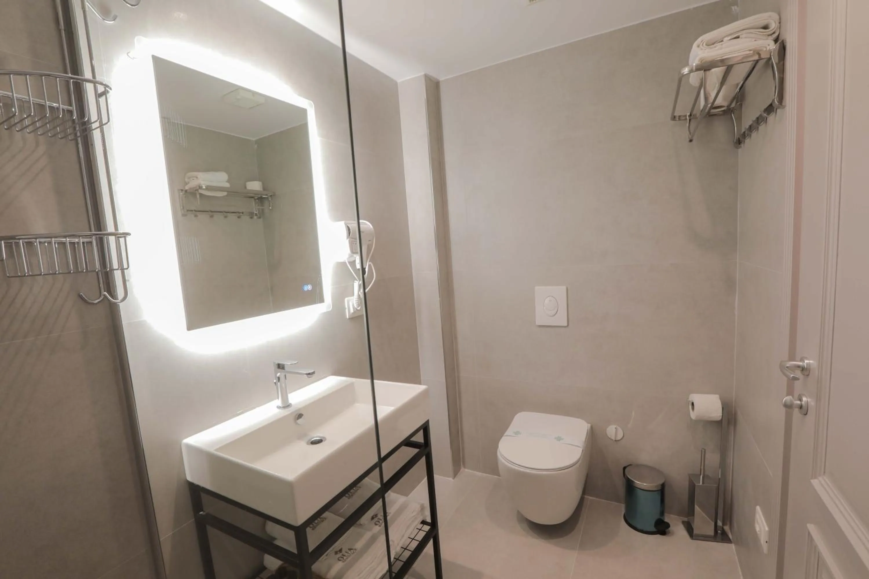 Shower in OLIA Residence