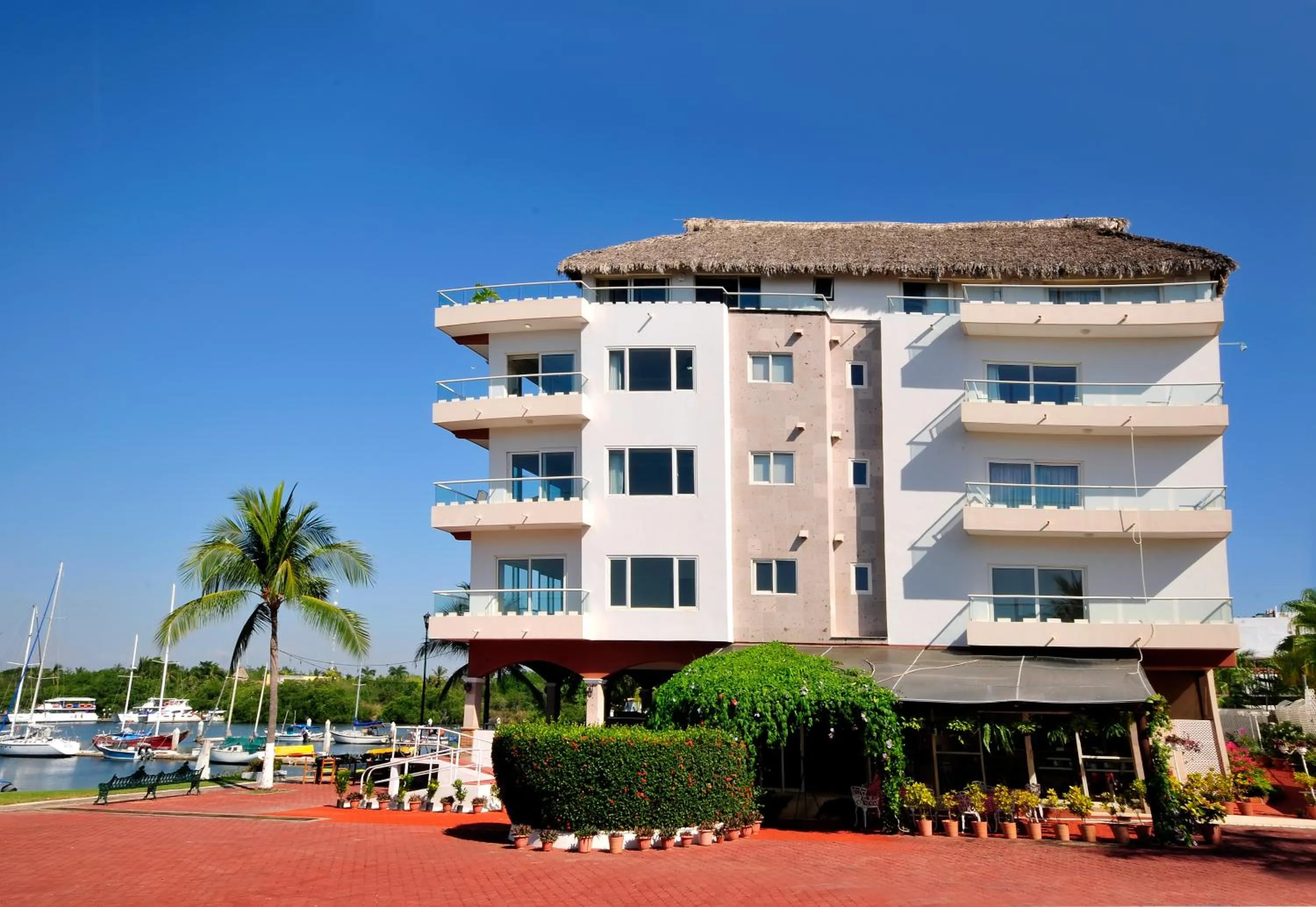 Facade/entrance in Marina Banderas Suites Hotel Boutique