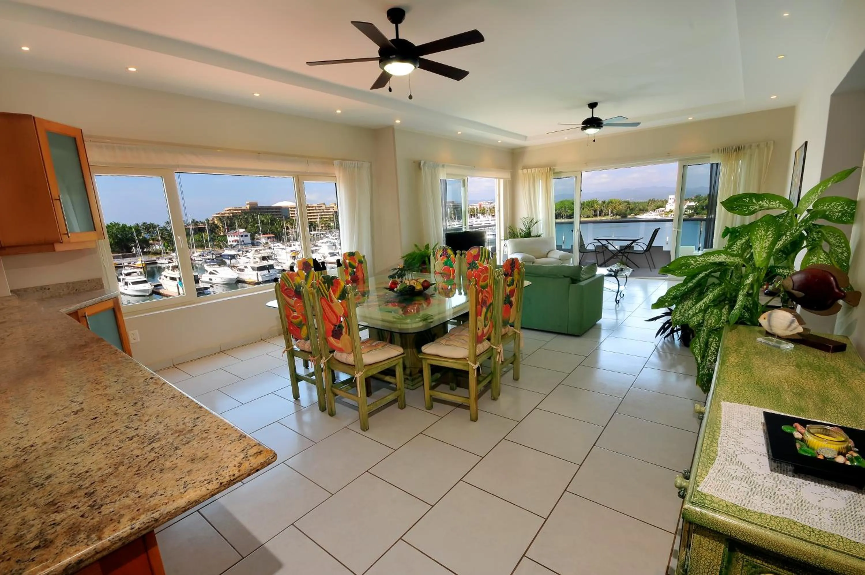 Coffee/tea facilities in Marina Banderas Suites Hotel Boutique
