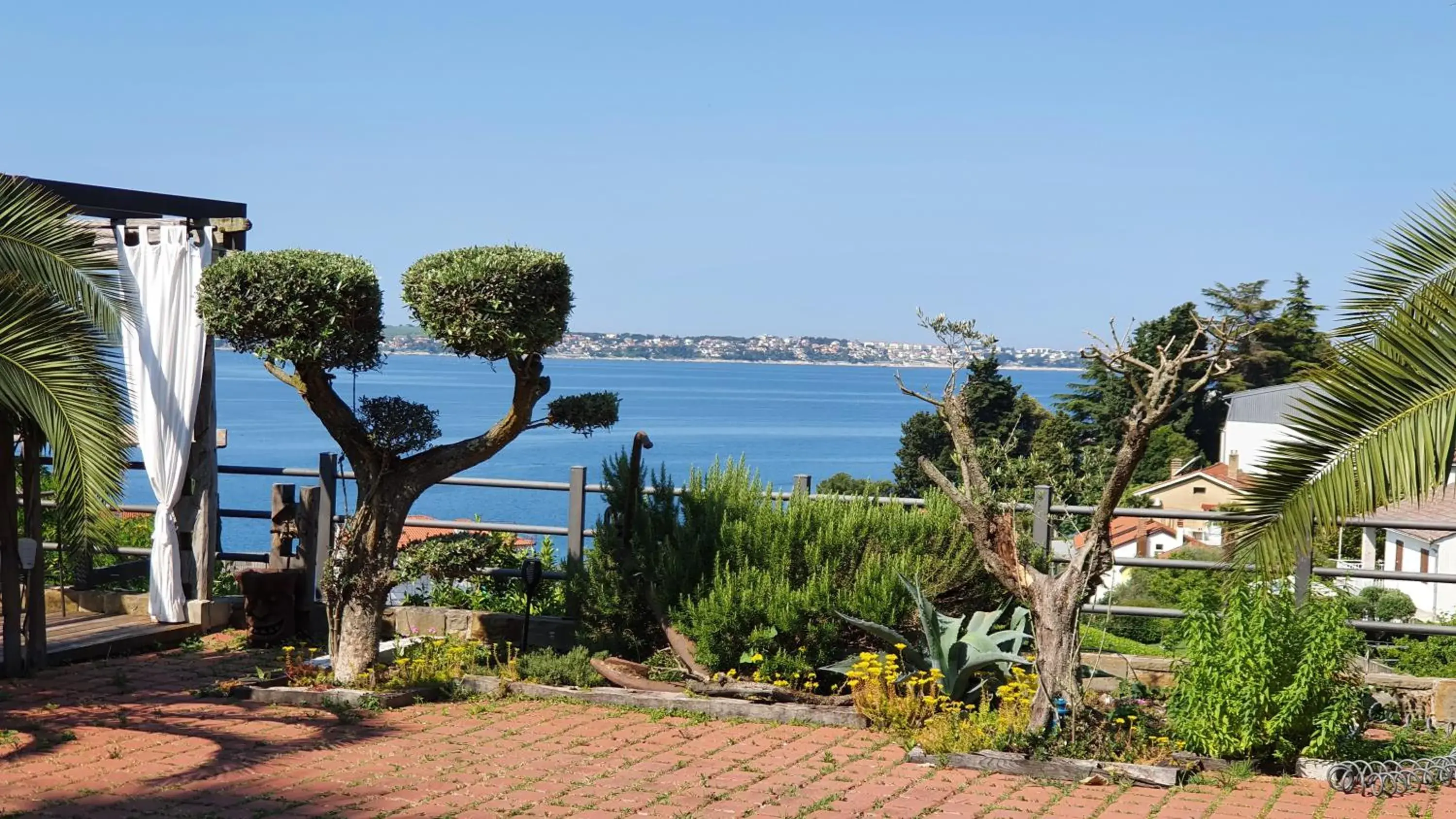Studio Apartment with Sea View in Studio-apartments Monfort Studio Apartment with Sea View in Studio-apartments Monfort