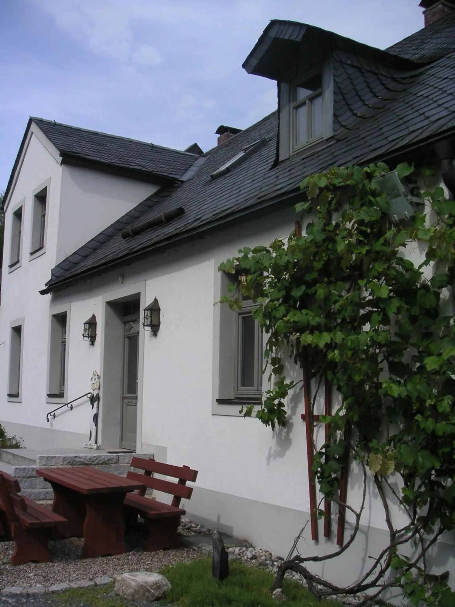 Facade/entrance in Hammerschloss Unterklingensporn