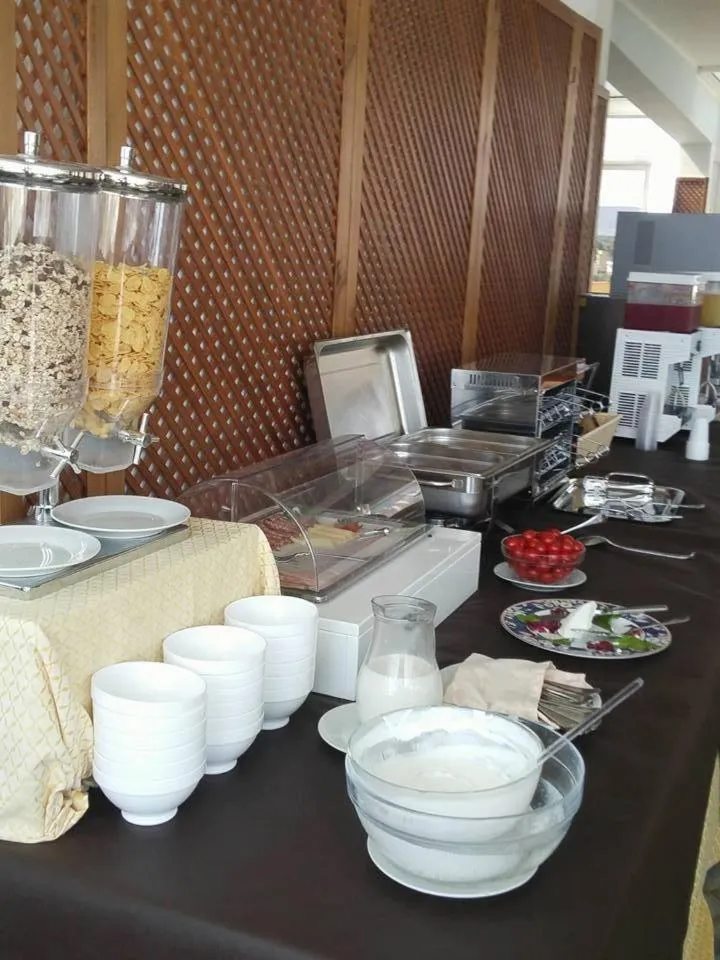 Food in Eden Beach Club