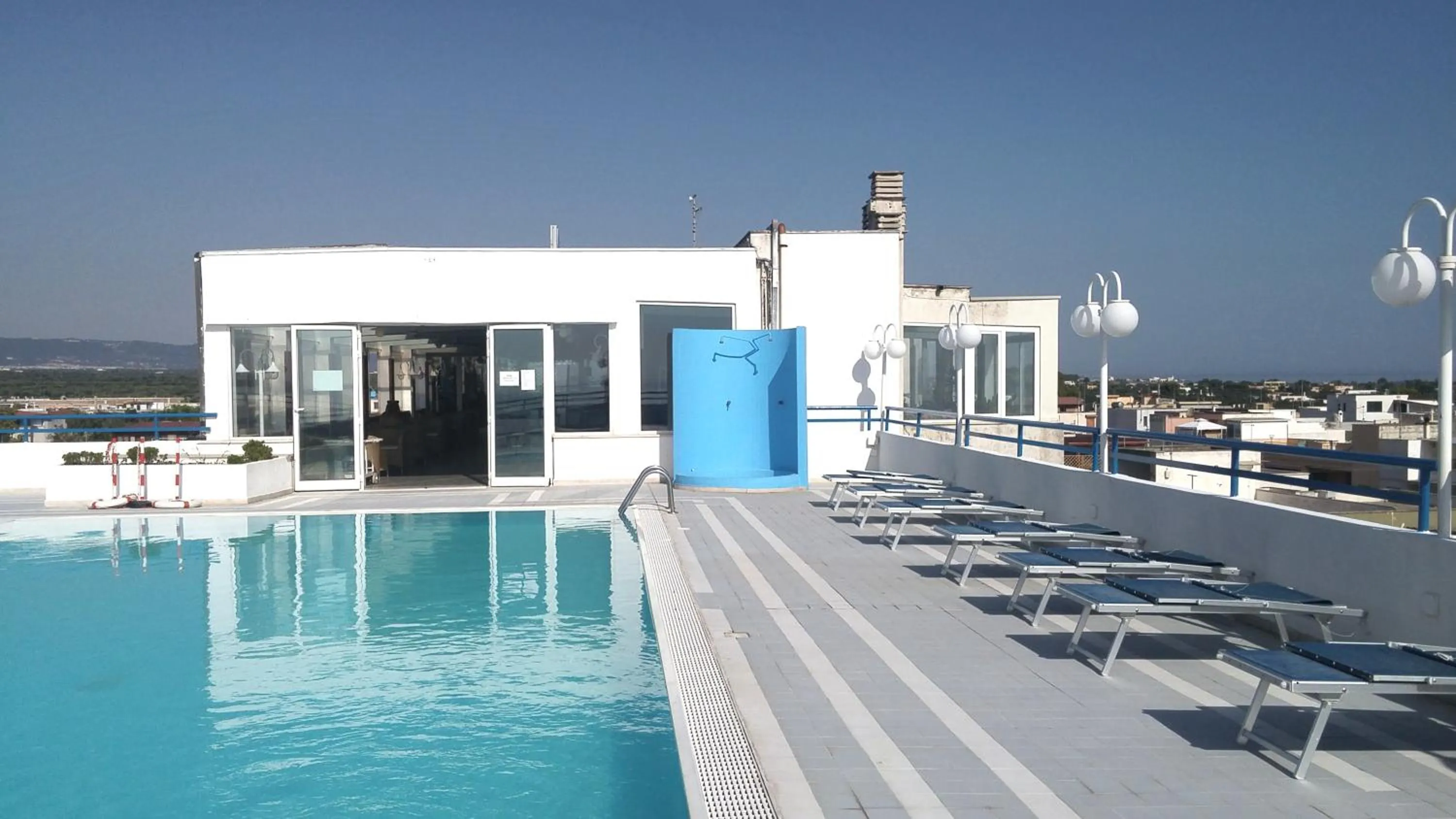 Day in Eden Beach Club