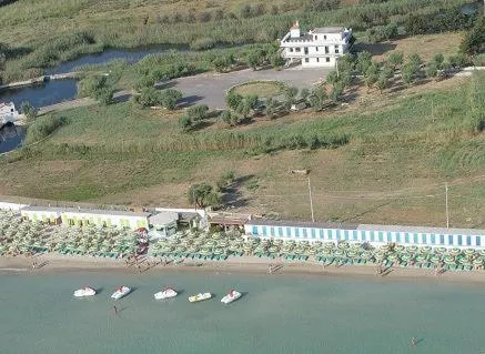 Day in Eden Beach Club