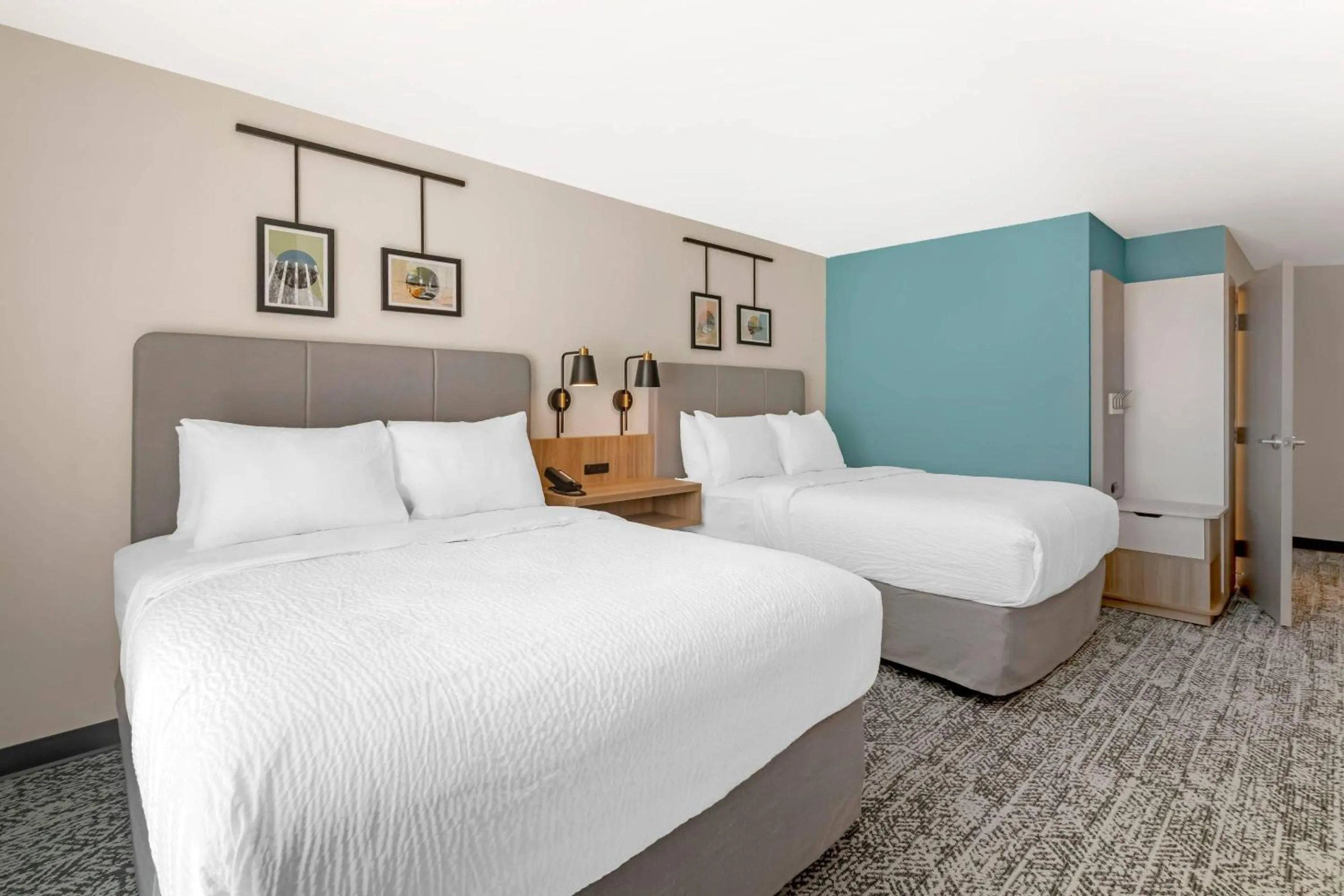 Bedroom, Bed in Sleep Inn & Suites