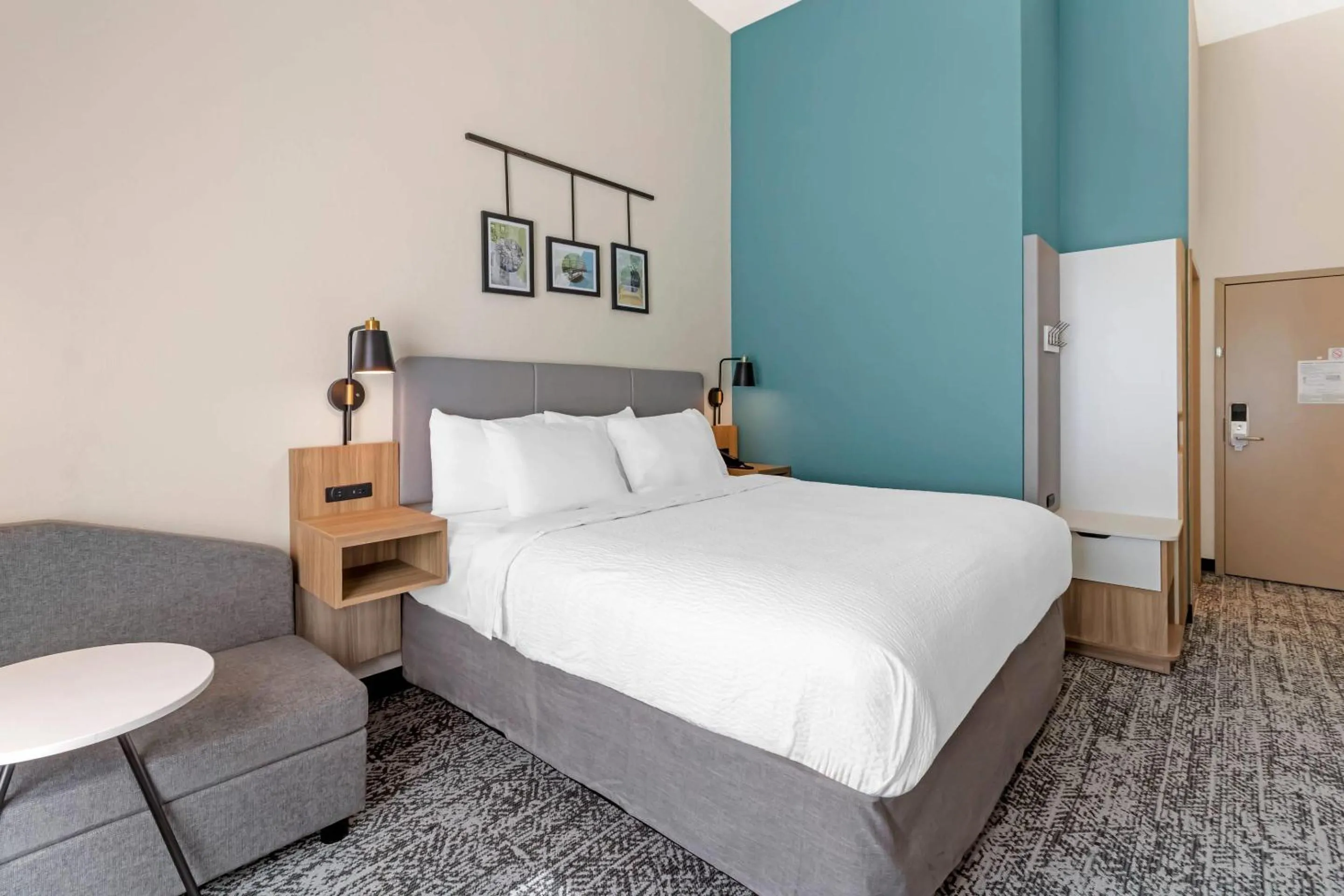 Bedroom, Bed in Sleep Inn & Suites