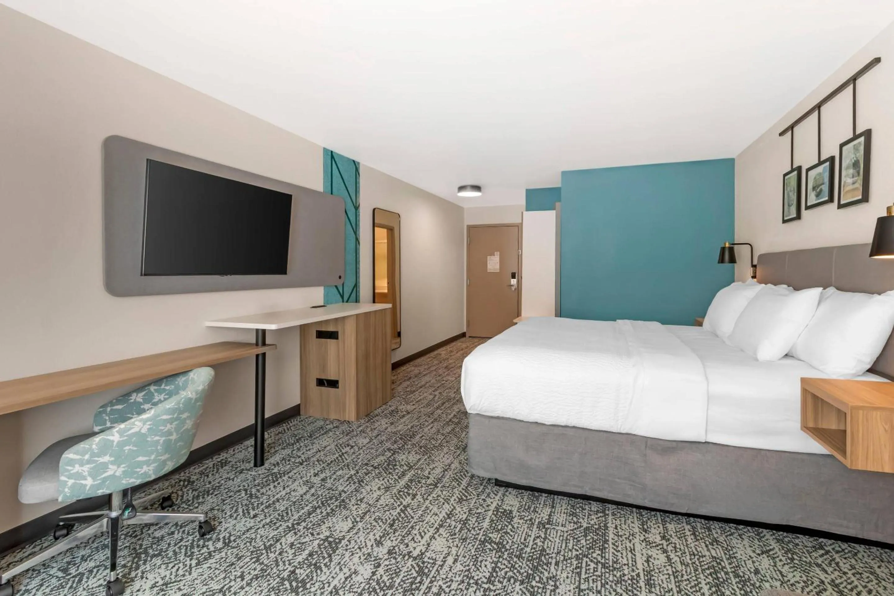 Bedroom, Bed in Sleep Inn & Suites