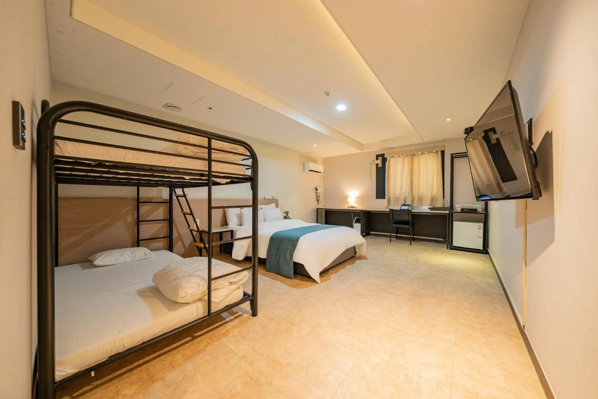 Bed in Suwon Dono1796 Hotel