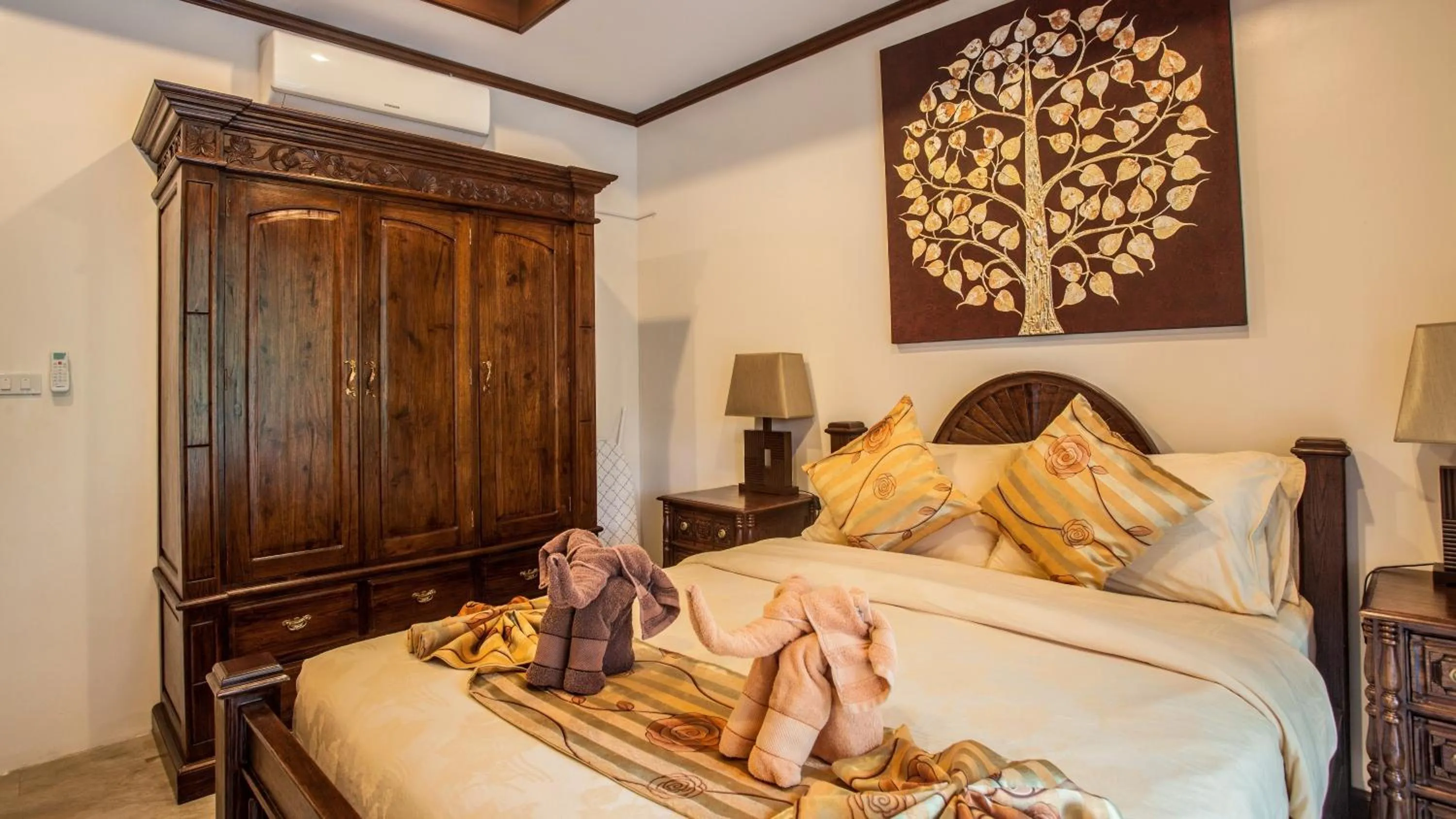 Bedroom in Saifon Villas 5 Bedroom Pool Villa