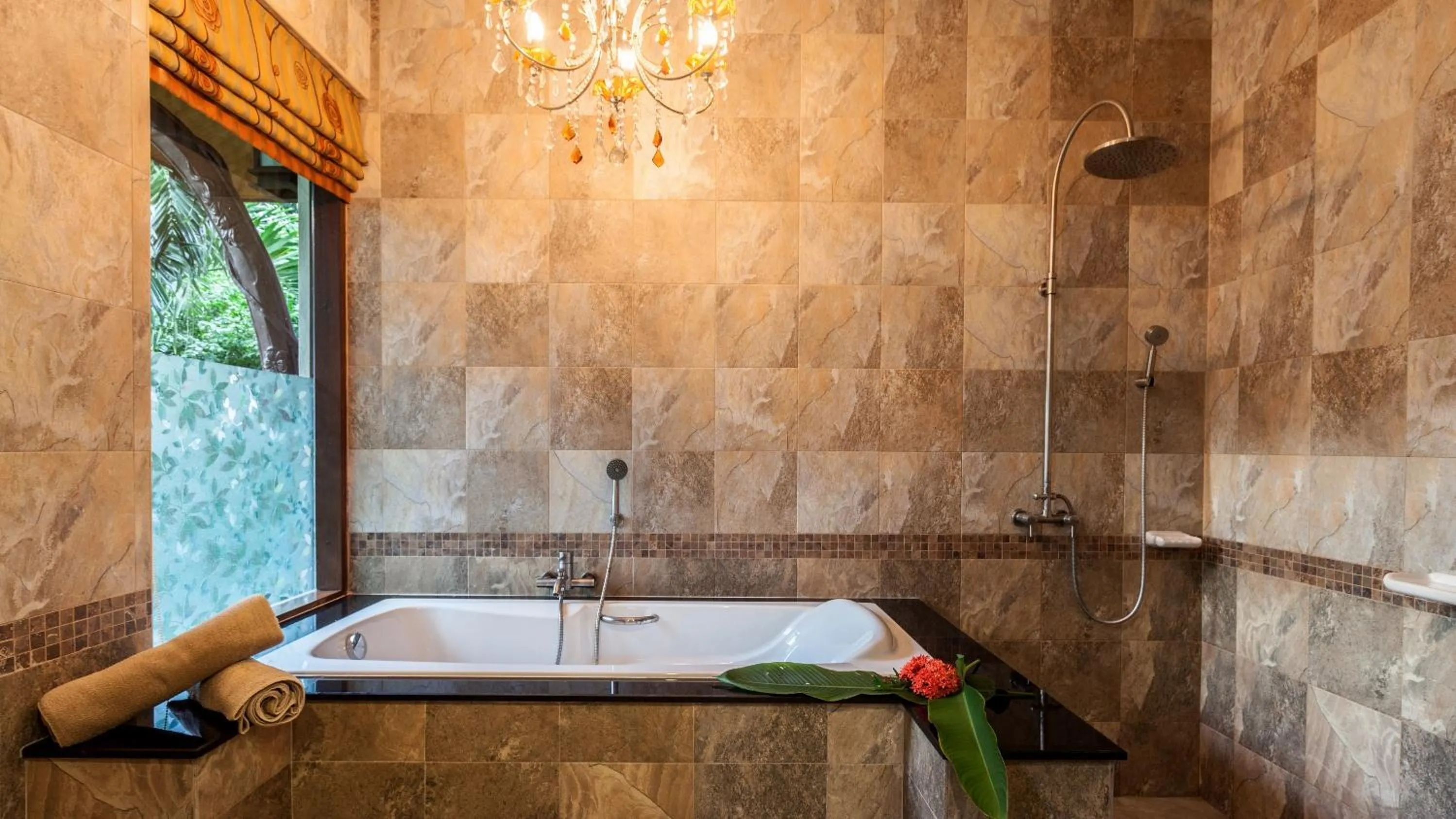 Shower in Saifon Villas 5 Bedroom Pool Villa