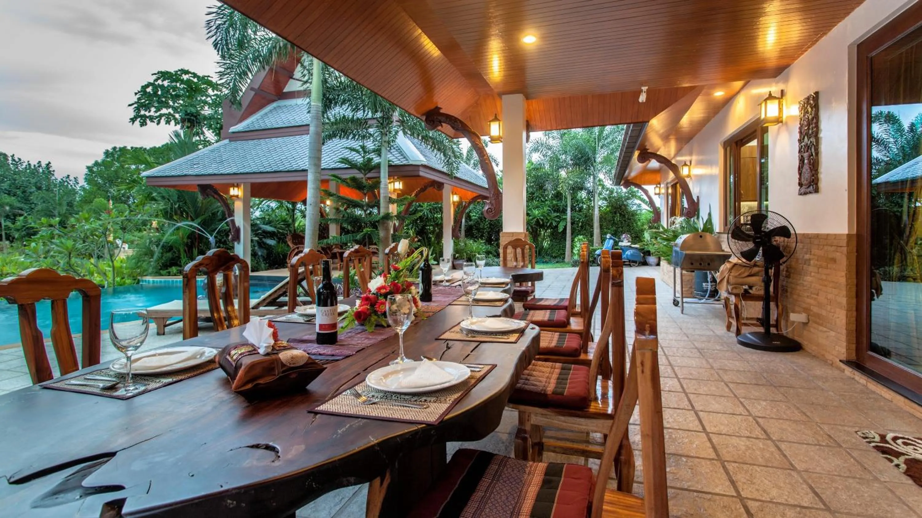Patio in Saifon Villas 5 Bedroom Pool Villa