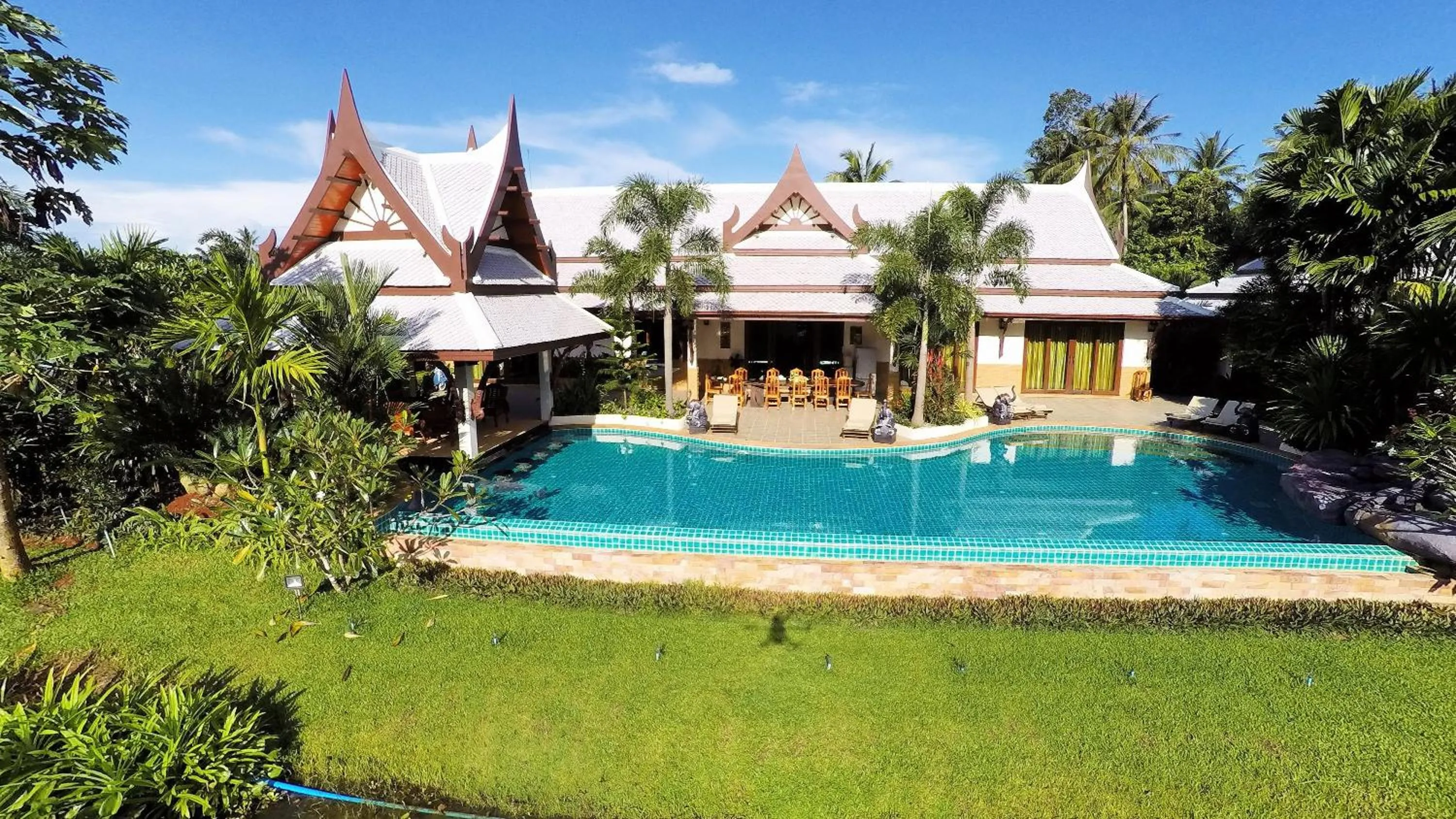 Facade/entrance in Saifon Villas 5 Bedroom Pool Villa