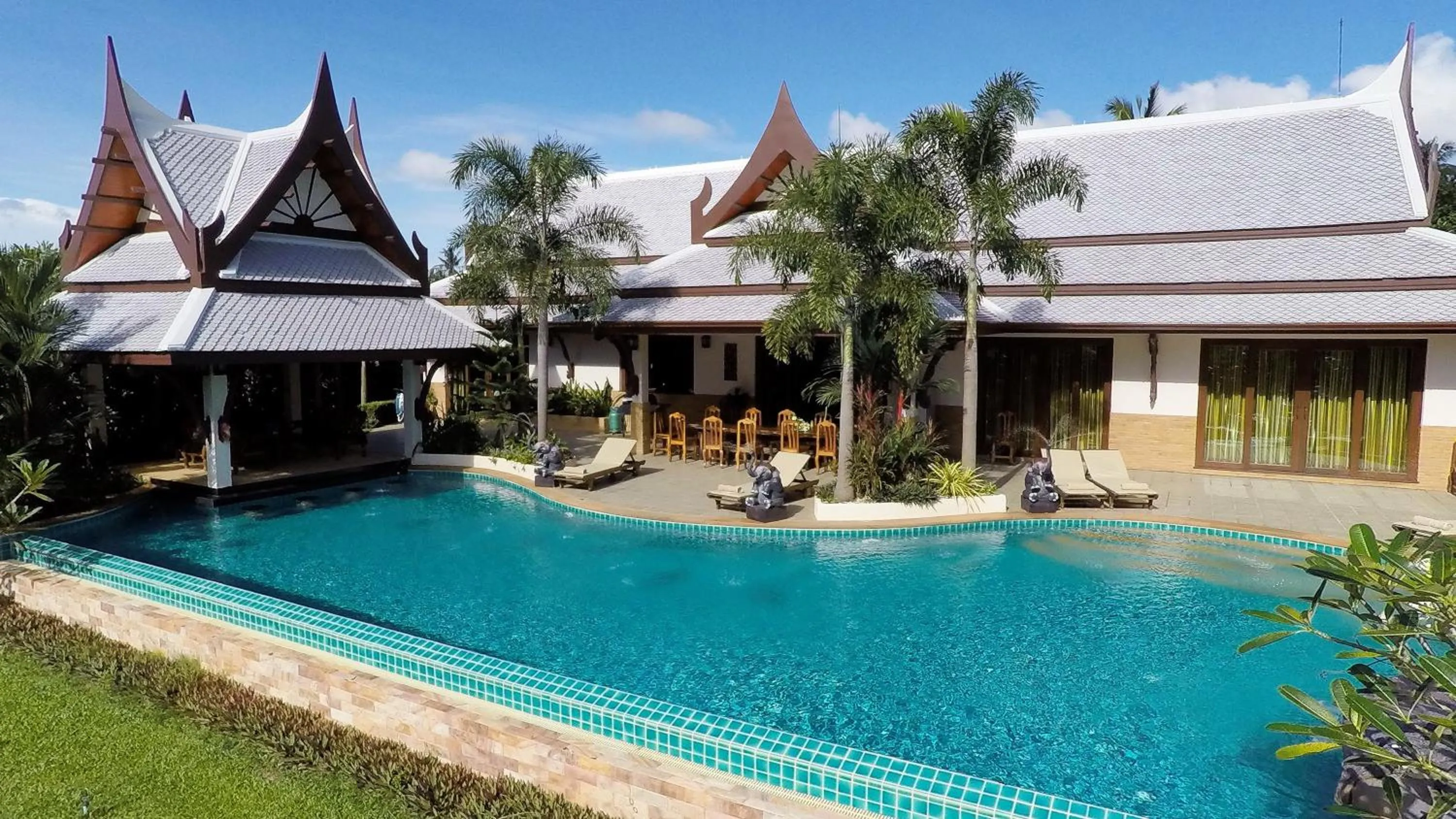 Facade/entrance in Saifon Villas 5 Bedroom Pool Villa