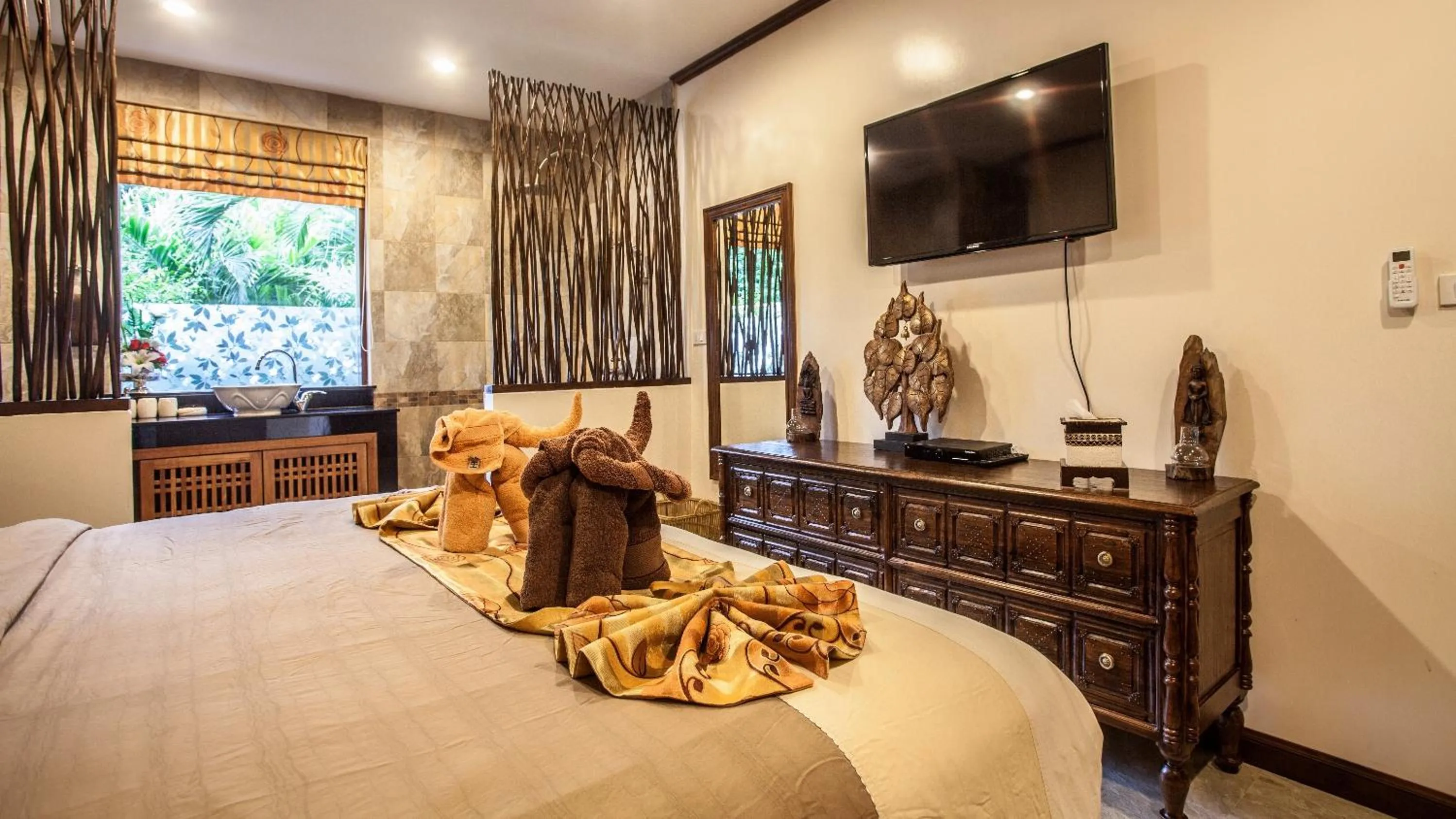 Bedroom in Saifon Villas 5 Bedroom Pool Villa