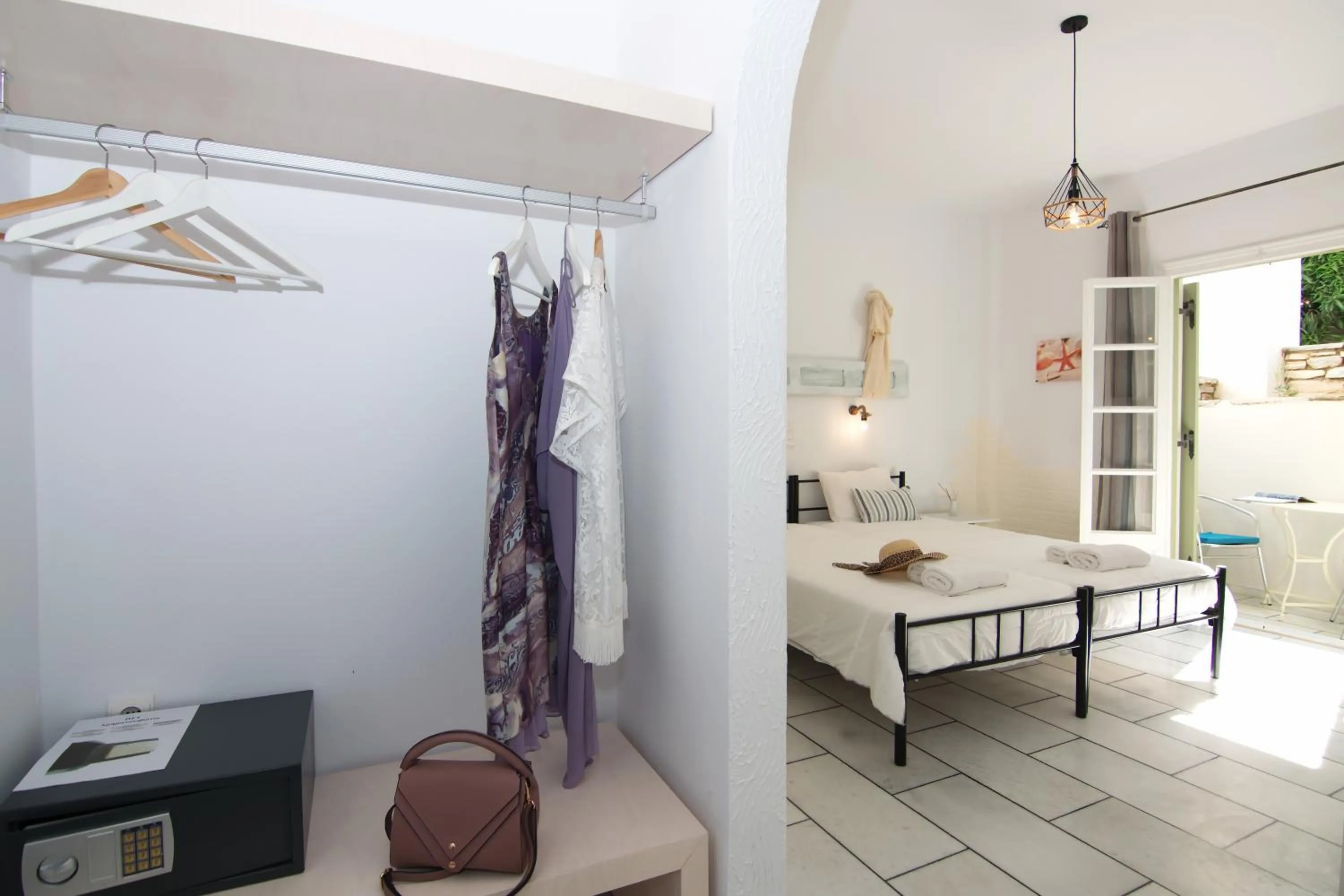 Photo of the whole room, Bed in Camara Hotel