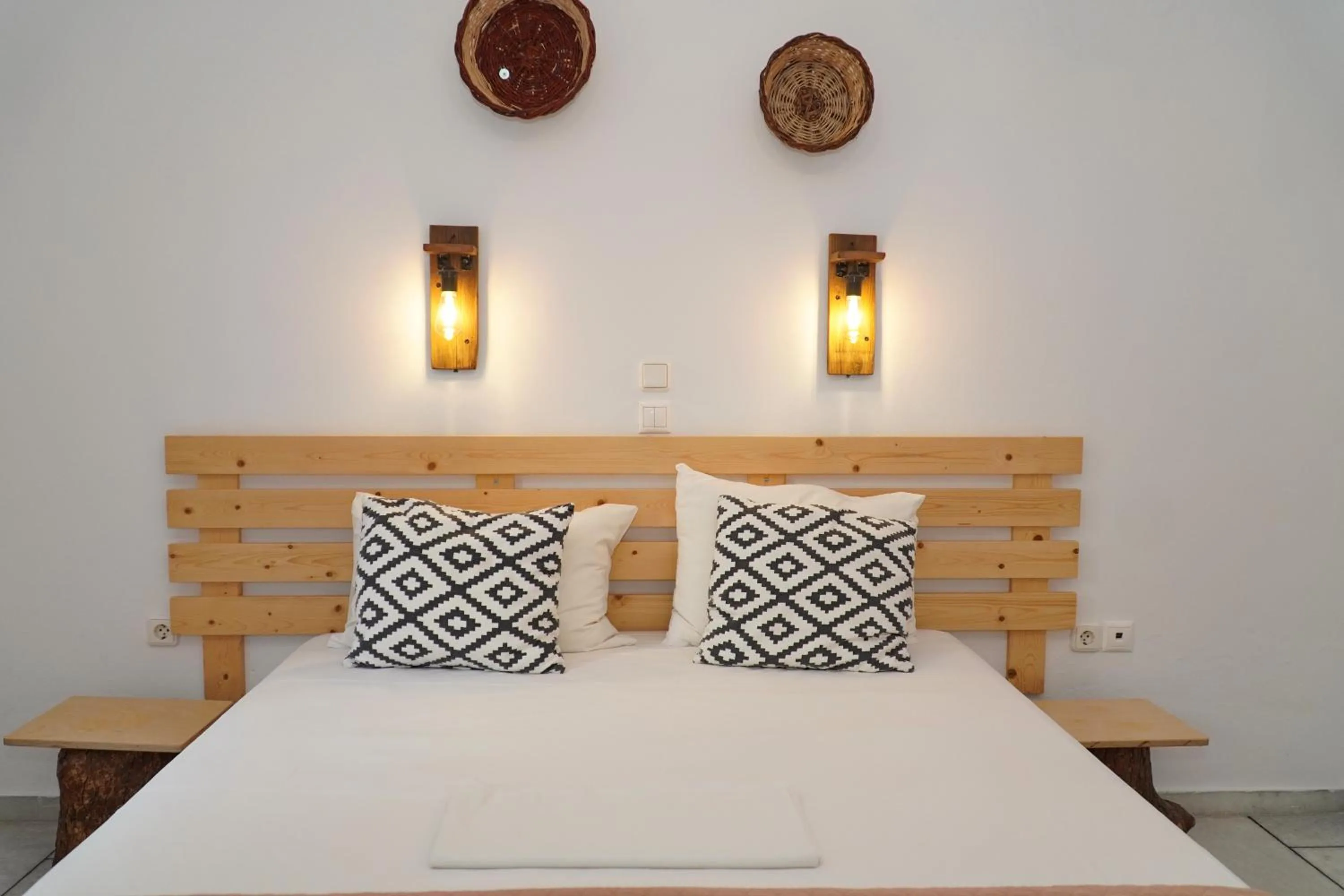 Property building, Bed in Camara Hotel