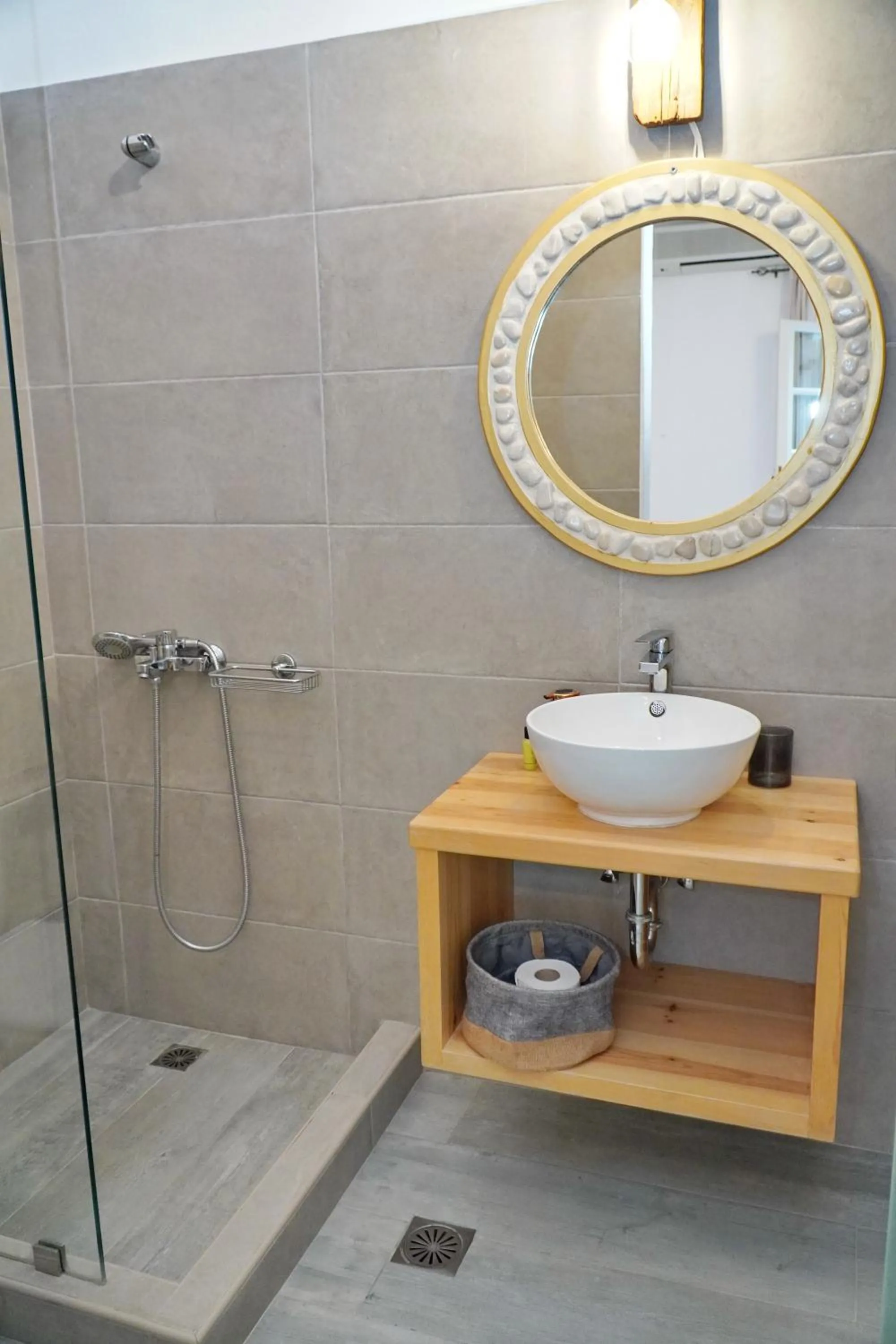 Shower in Camara Hotel