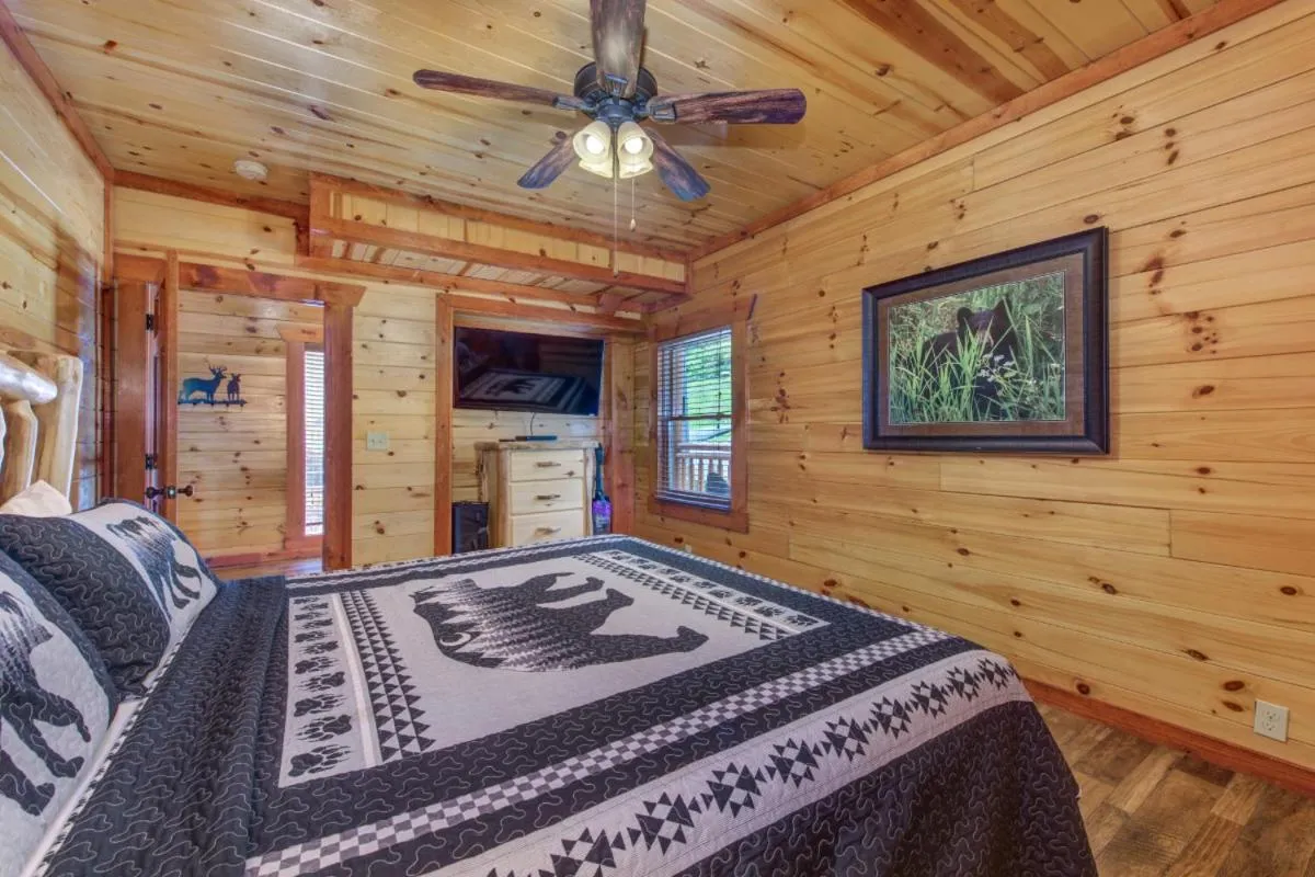 Bed in Splash Mountain Lodge By Avada Properties