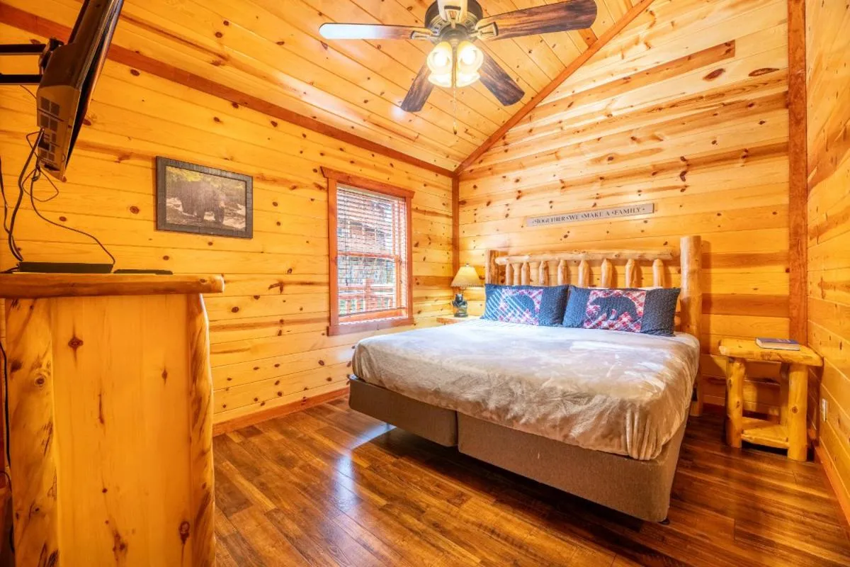 Bed in Splash Mountain Lodge By Avada Properties