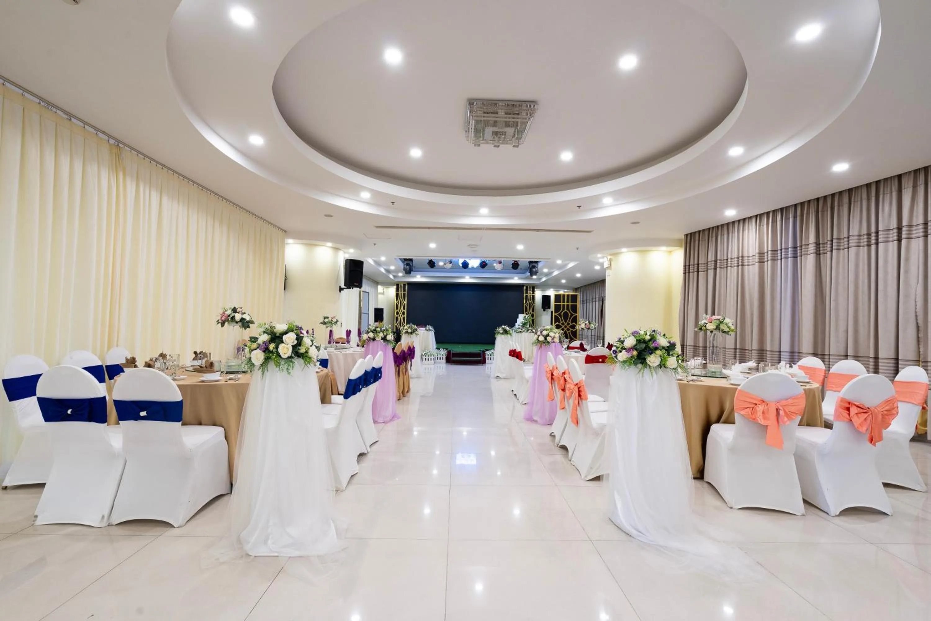 wedding in PHU MY HARBOUR HOTEL - Old Golf Phu My Hotel