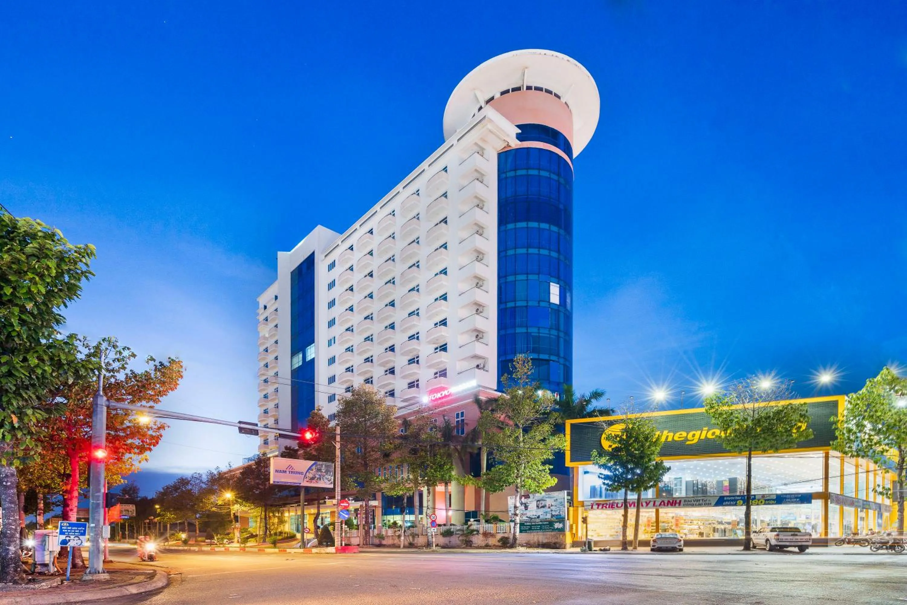 Property building in PHU MY HARBOUR HOTEL - Old Golf Phu My Hotel