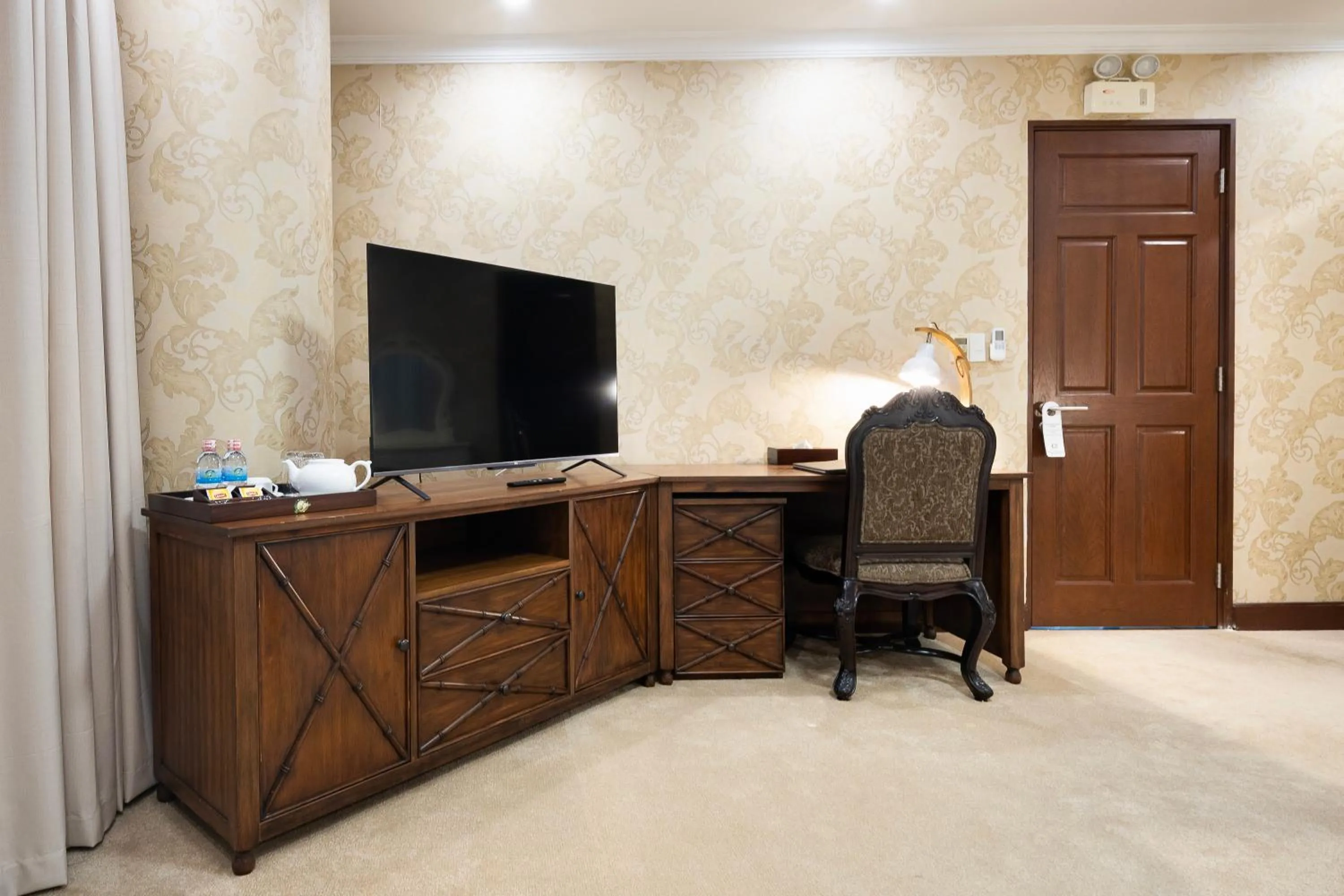 TV and multimedia in PHU MY HARBOUR HOTEL - Old Golf Phu My Hotel