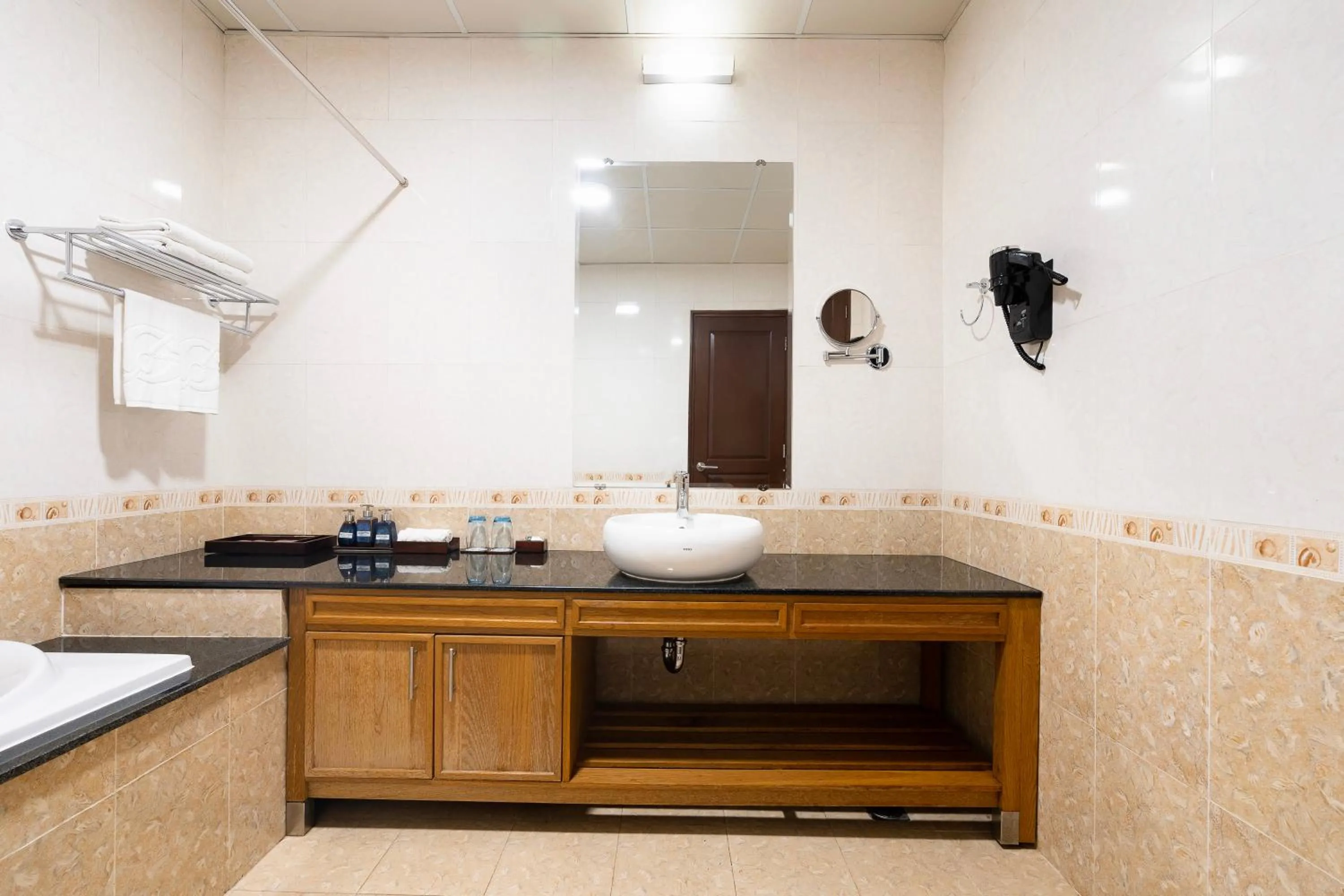 Shower in PHU MY HARBOUR HOTEL - Old Golf Phu My Hotel