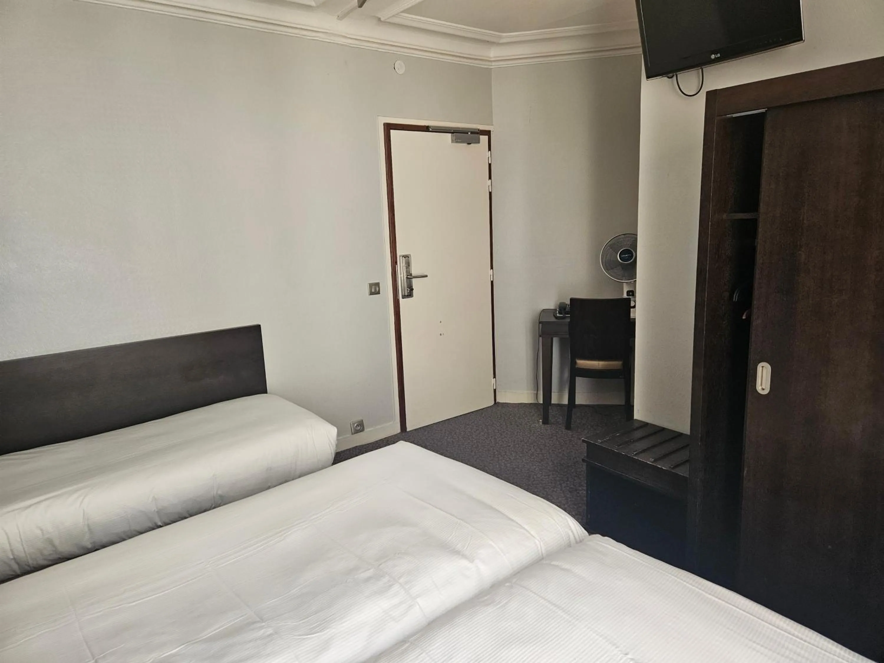 Bed in Hôtel Bellevue et du Chariot d'Or