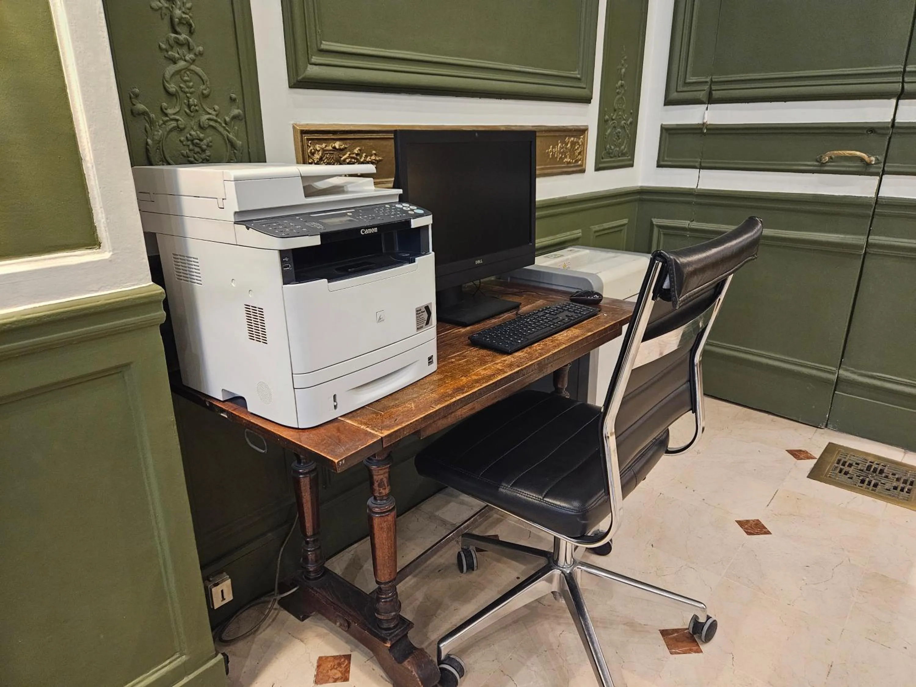 Seating area in Hôtel Bellevue et du Chariot d'Or