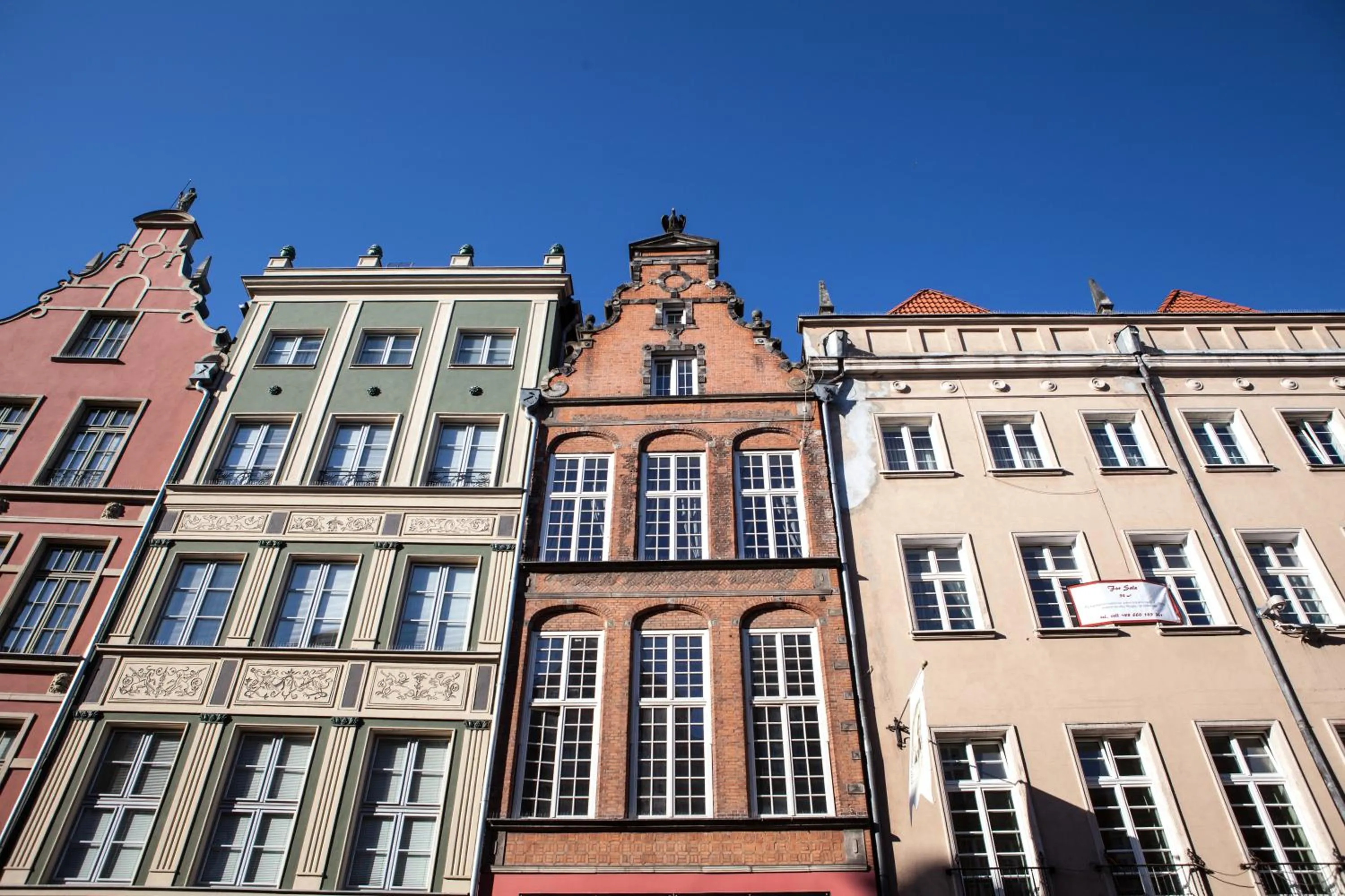 Property building in Black Swan House, Old Town