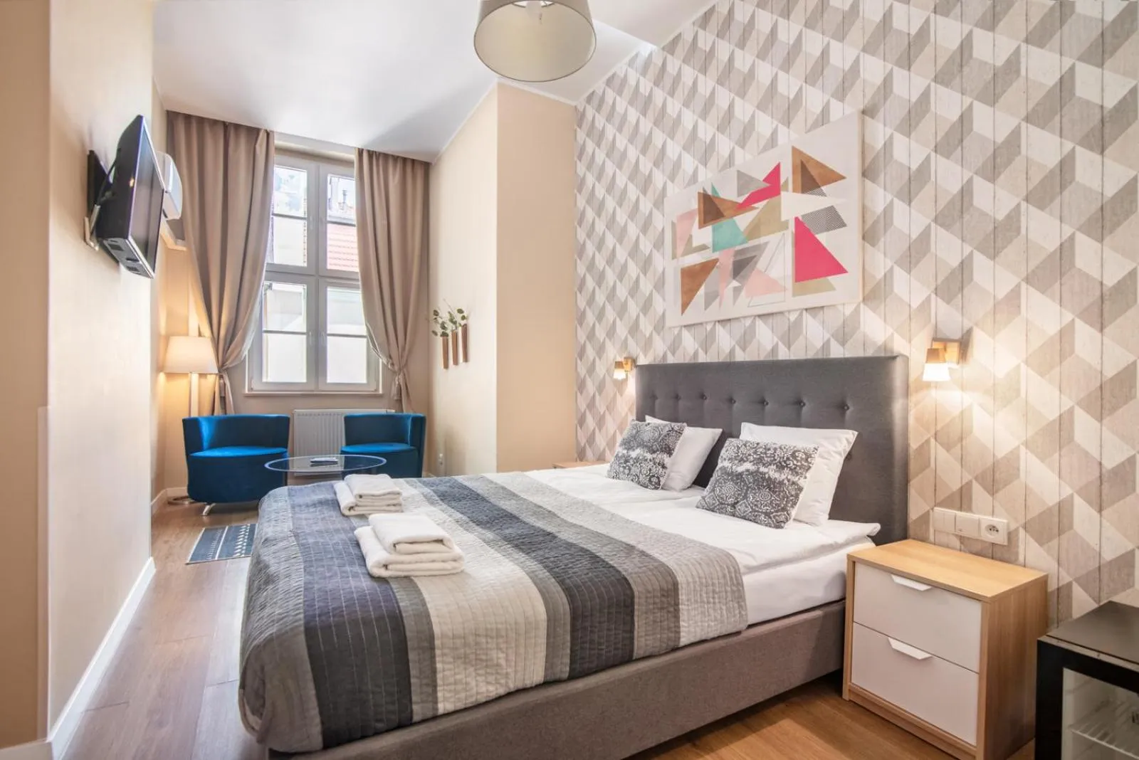 Bed in Black Swan House, Old Town