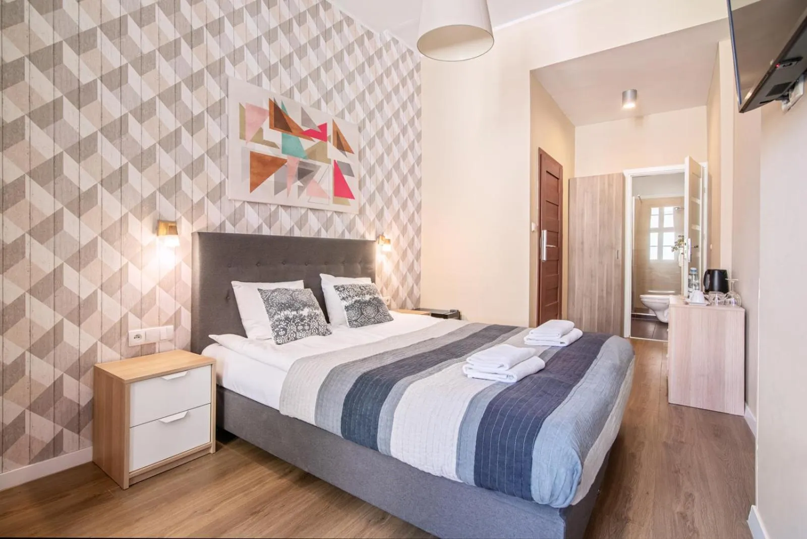 Bed in Black Swan House, Old Town