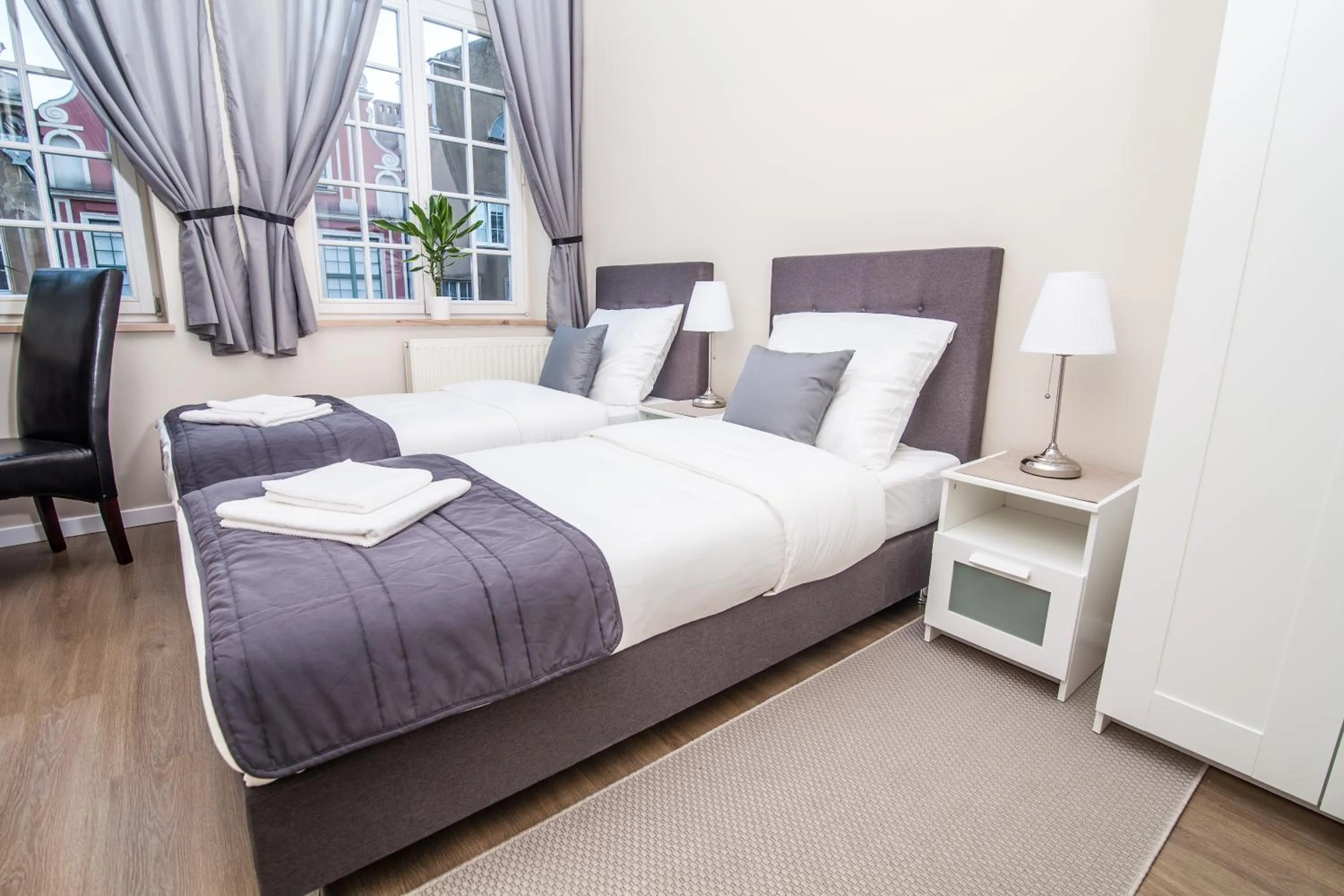 Double or Twin Room with City View - single occupancy in Black Swan House, Old Town