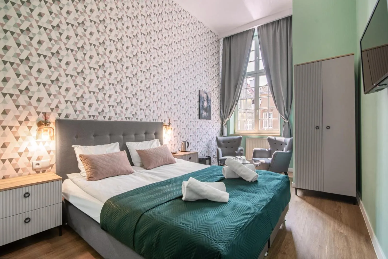 Bed in Black Swan House, Old Town