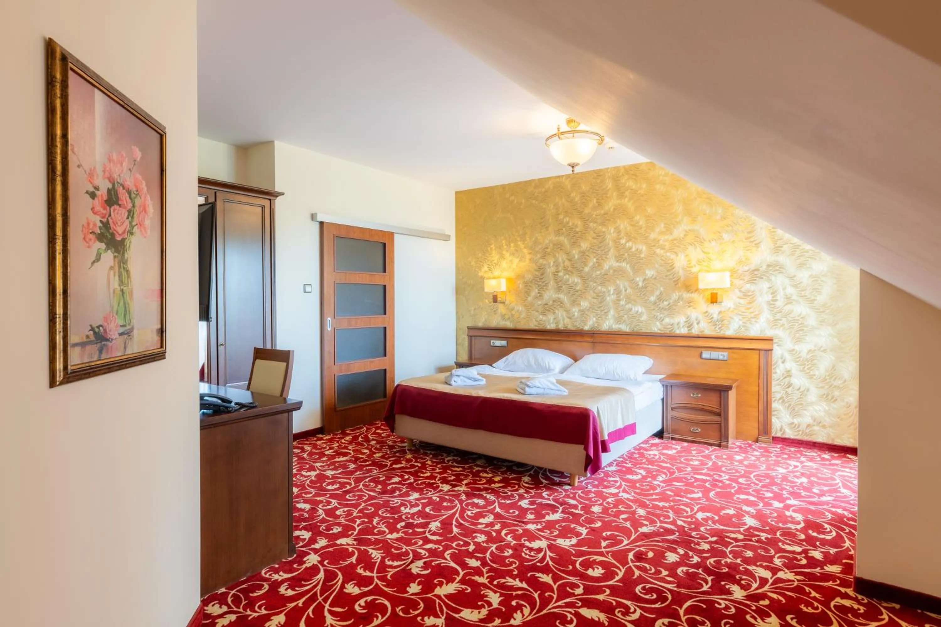 Photo of the whole room, Bed in Hotel Dziki Potok Karpacz Konferencje & SPA