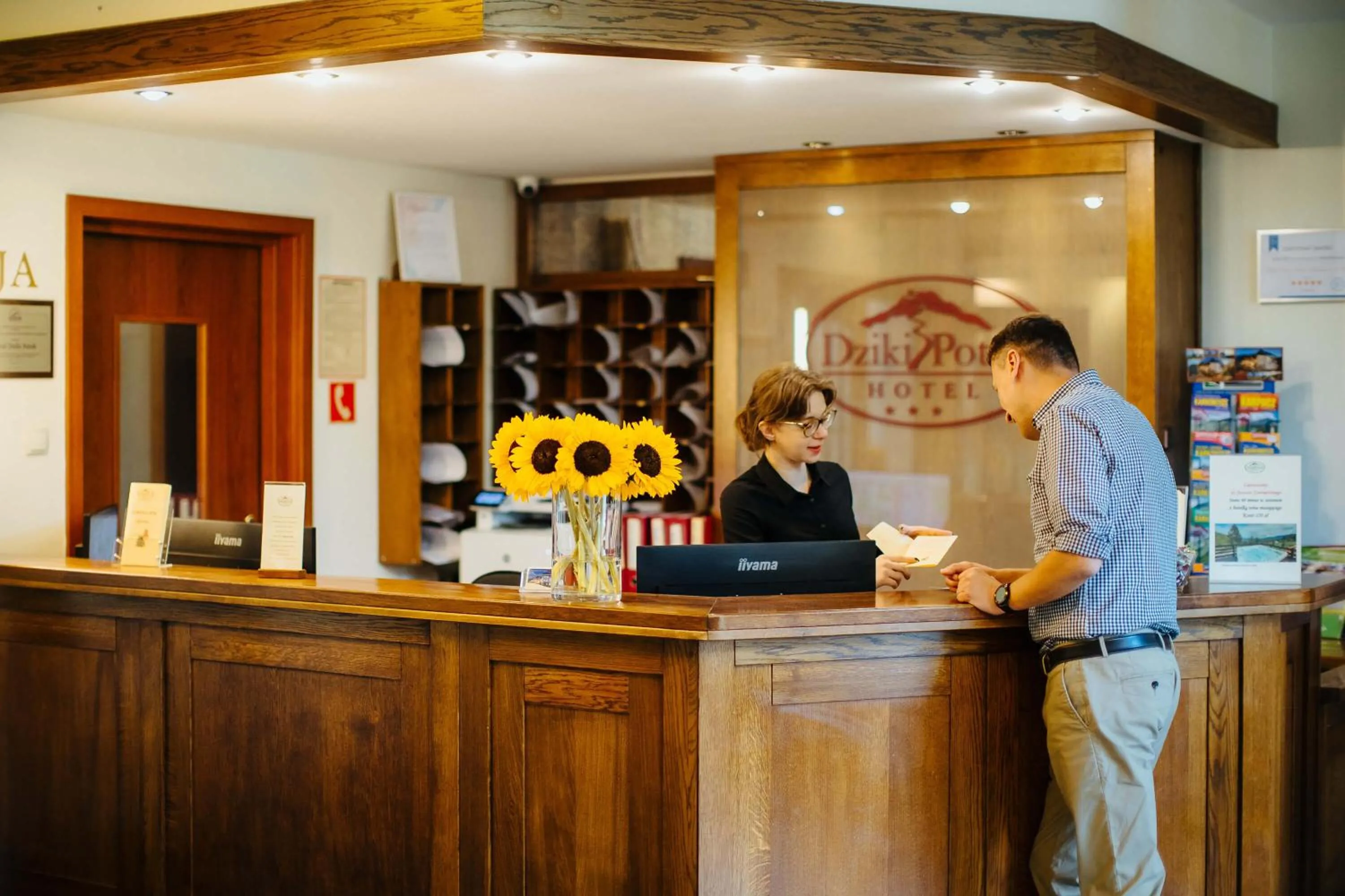 Lobby or reception in Hotel Dziki Potok Karpacz Konferencje & SPA