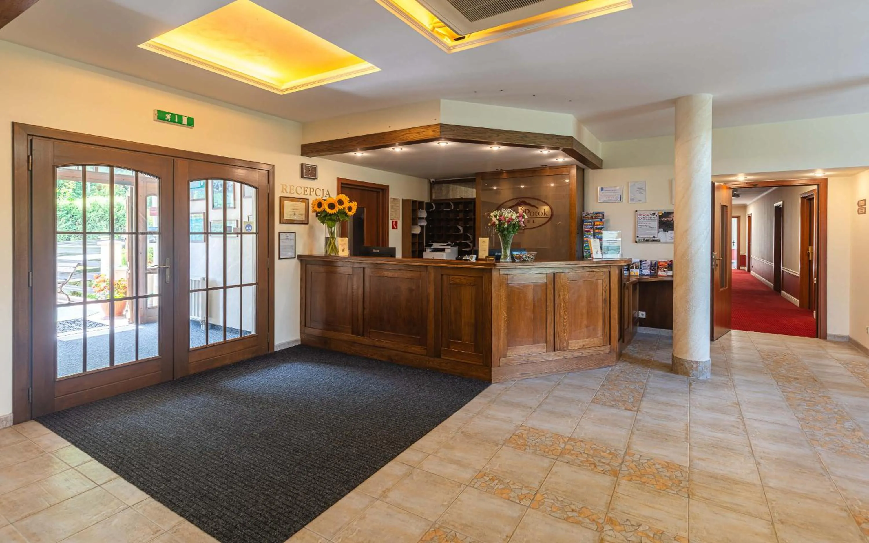 Lobby or reception in Hotel Dziki Potok Karpacz Konferencje & SPA