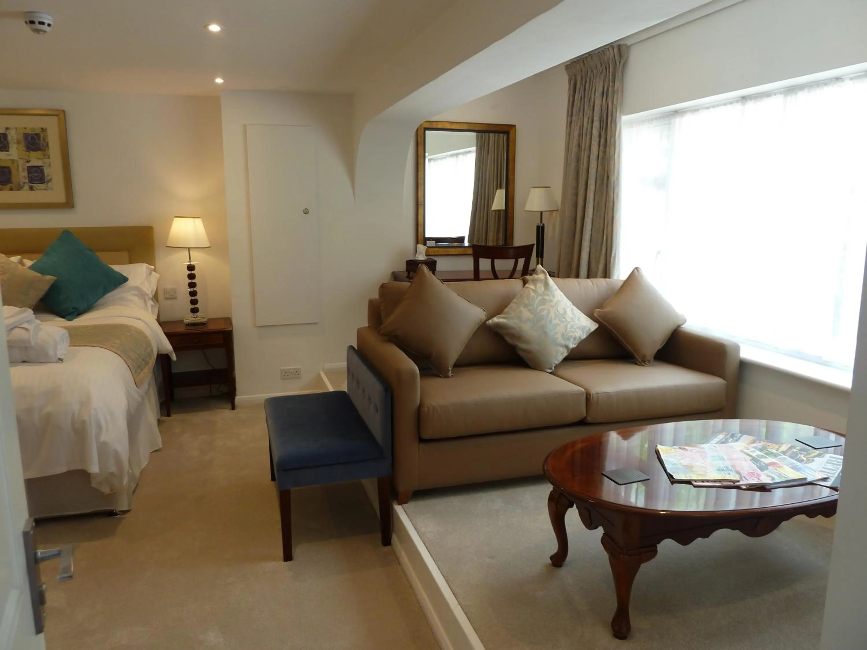 Seating area, Bed in Cameron House