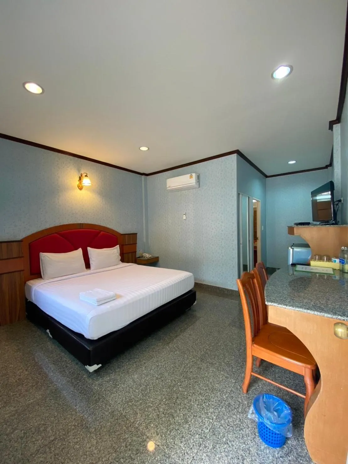 Photo of the whole room, Bed in Soda Resort