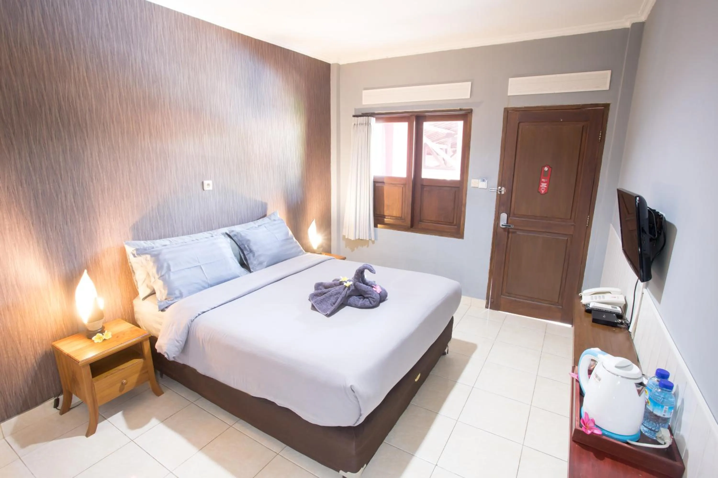 TV and multimedia, Bed in Jazz Senggigi Hotel