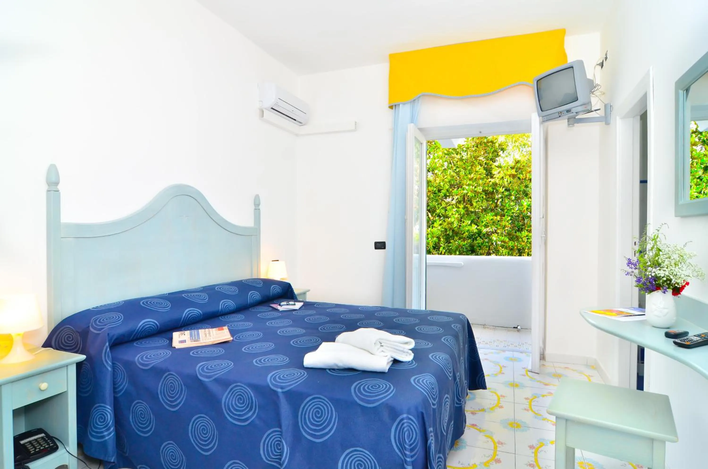 Photo of the whole room, Bed in Hotel San Francesco