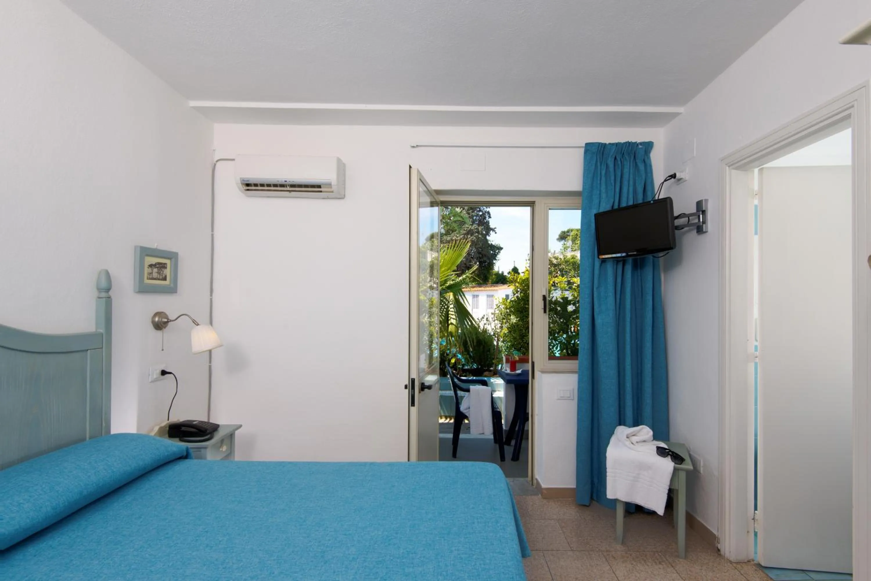 Photo of the whole room, Bed in Hotel San Francesco