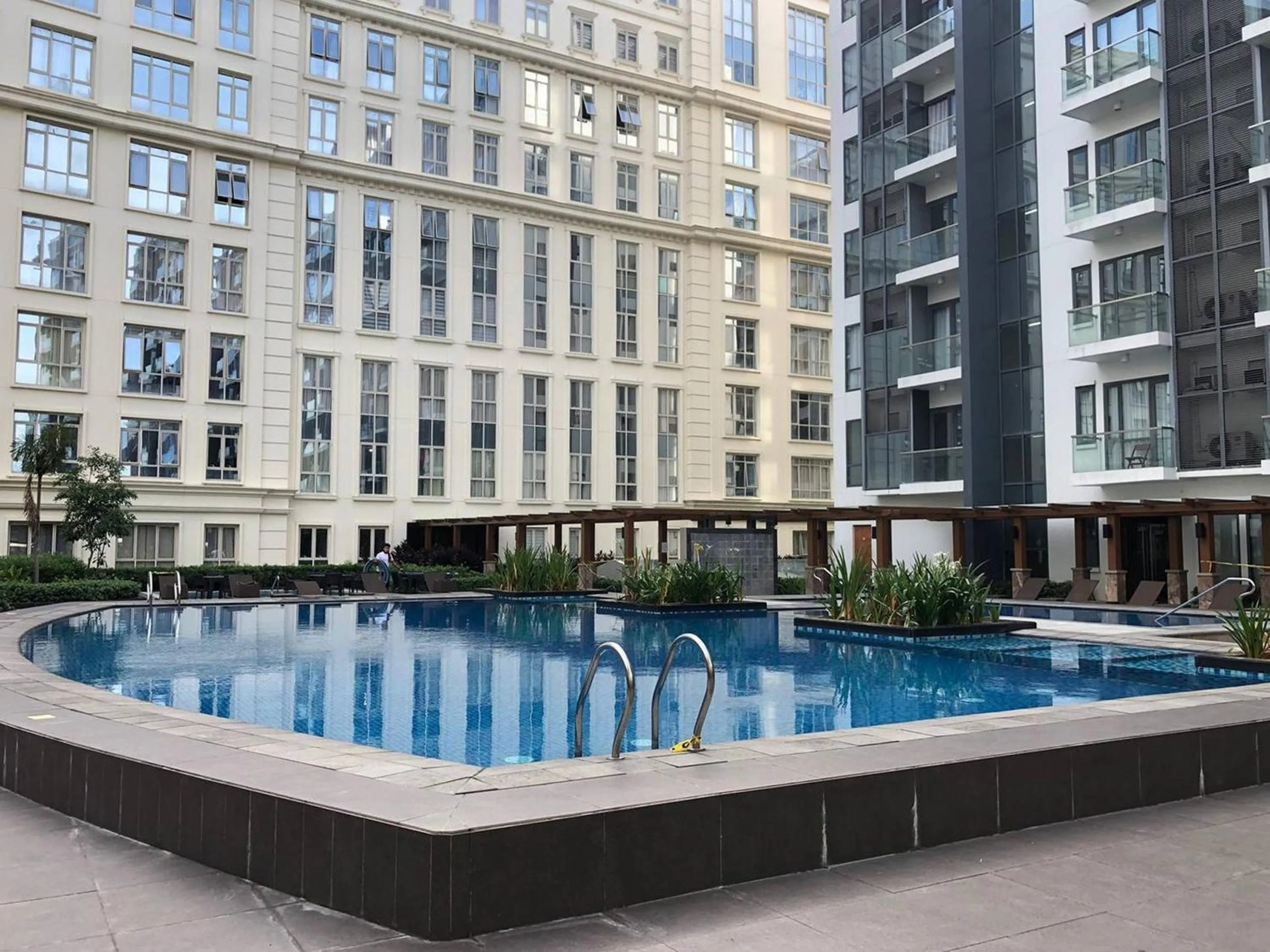 Property building in 81NB Near Airport